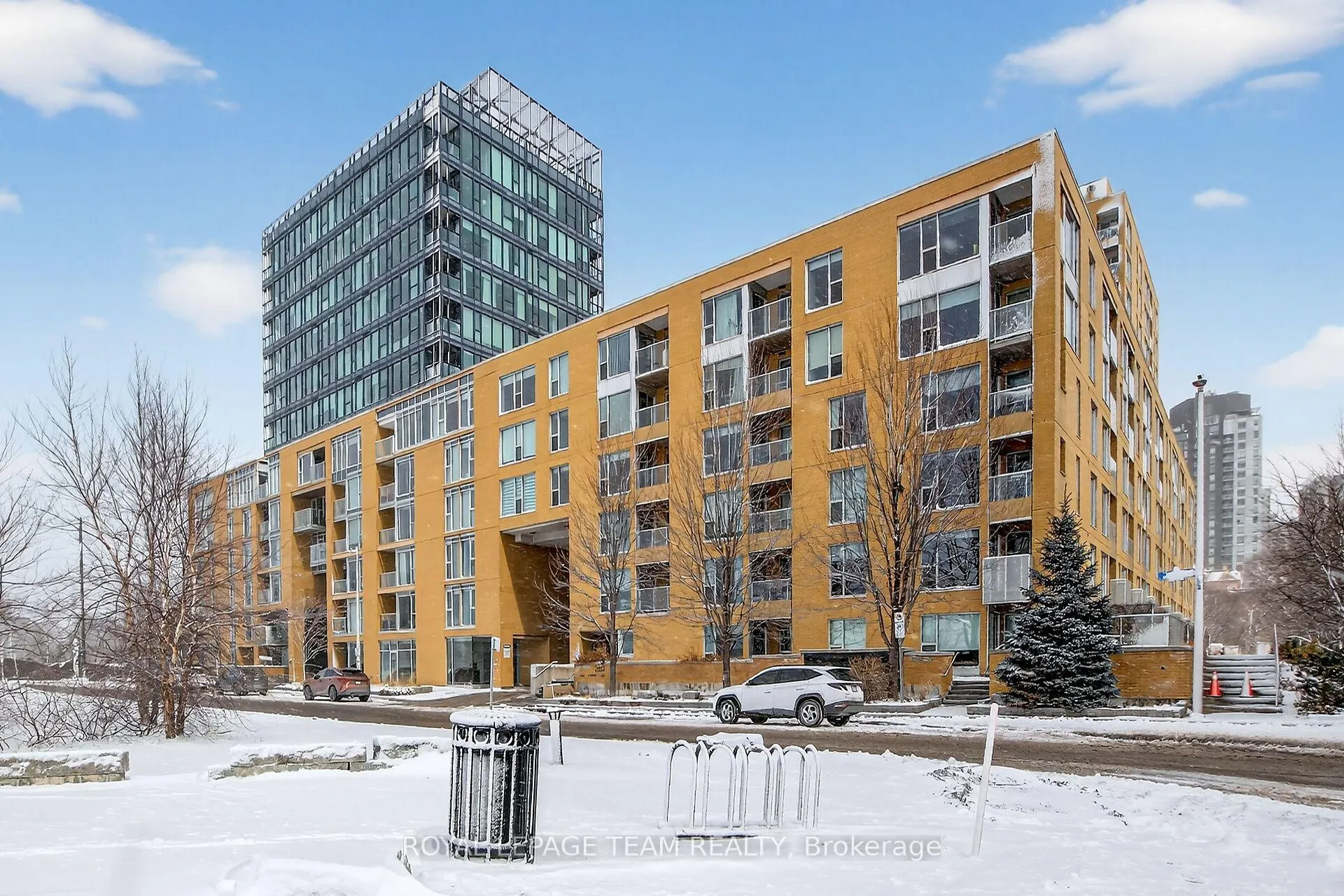 Front of Unit 1007, 250 Lett Street