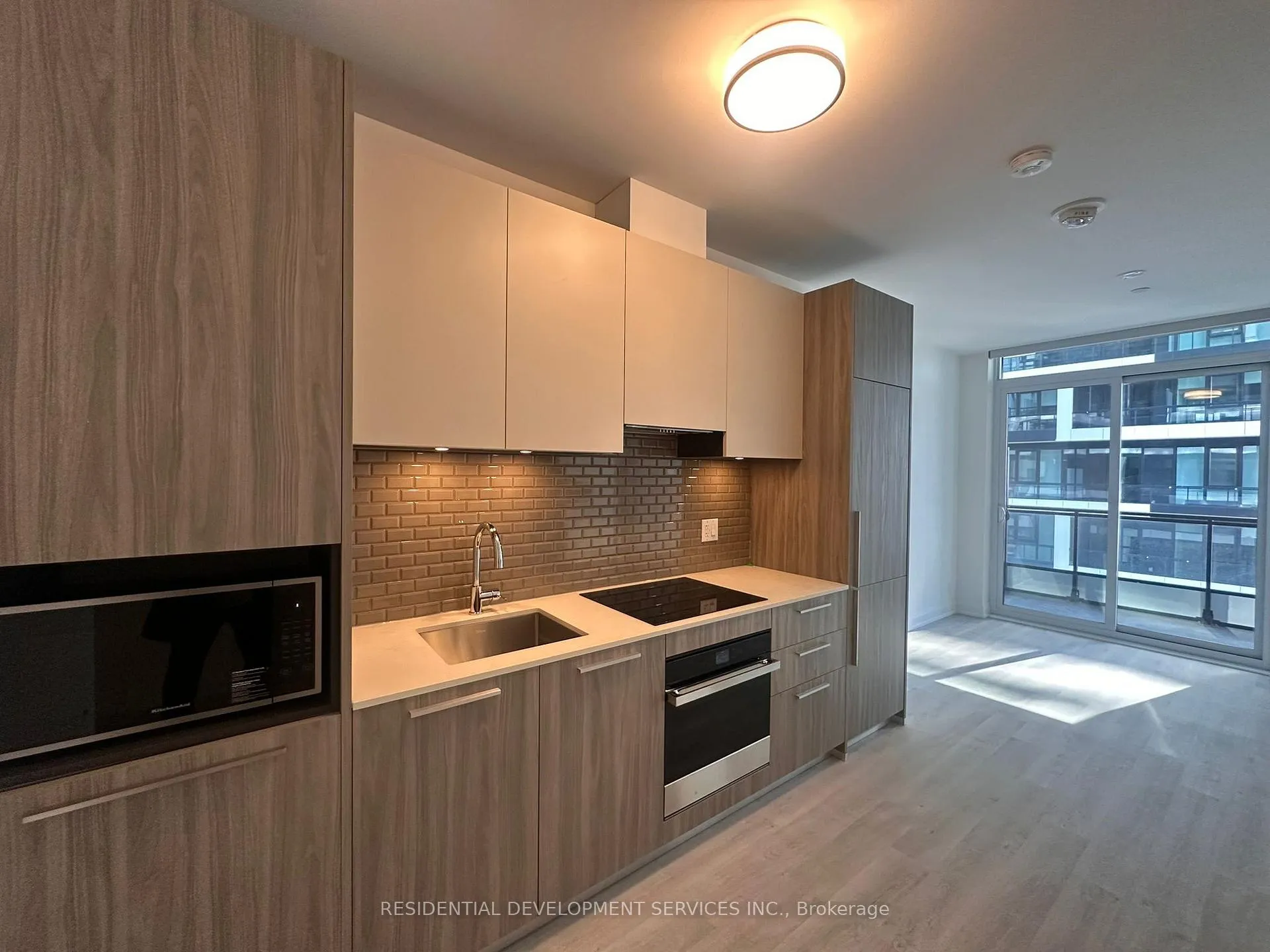 Photo 2 of Unit 3002, 65 Broadway Avenue, Toronto, Mount Pleasant West — HOMEH