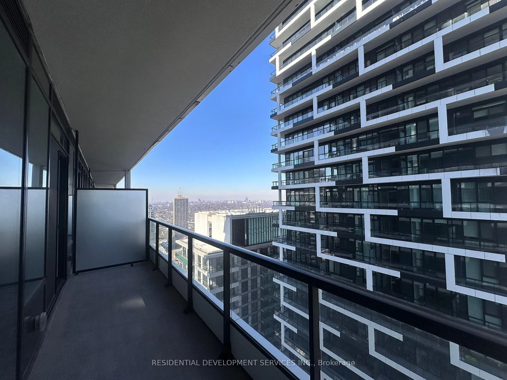 Photo 5 of Unit 3002, 65 Broadway Avenue, Toronto, Mount Pleasant West — HOMEH