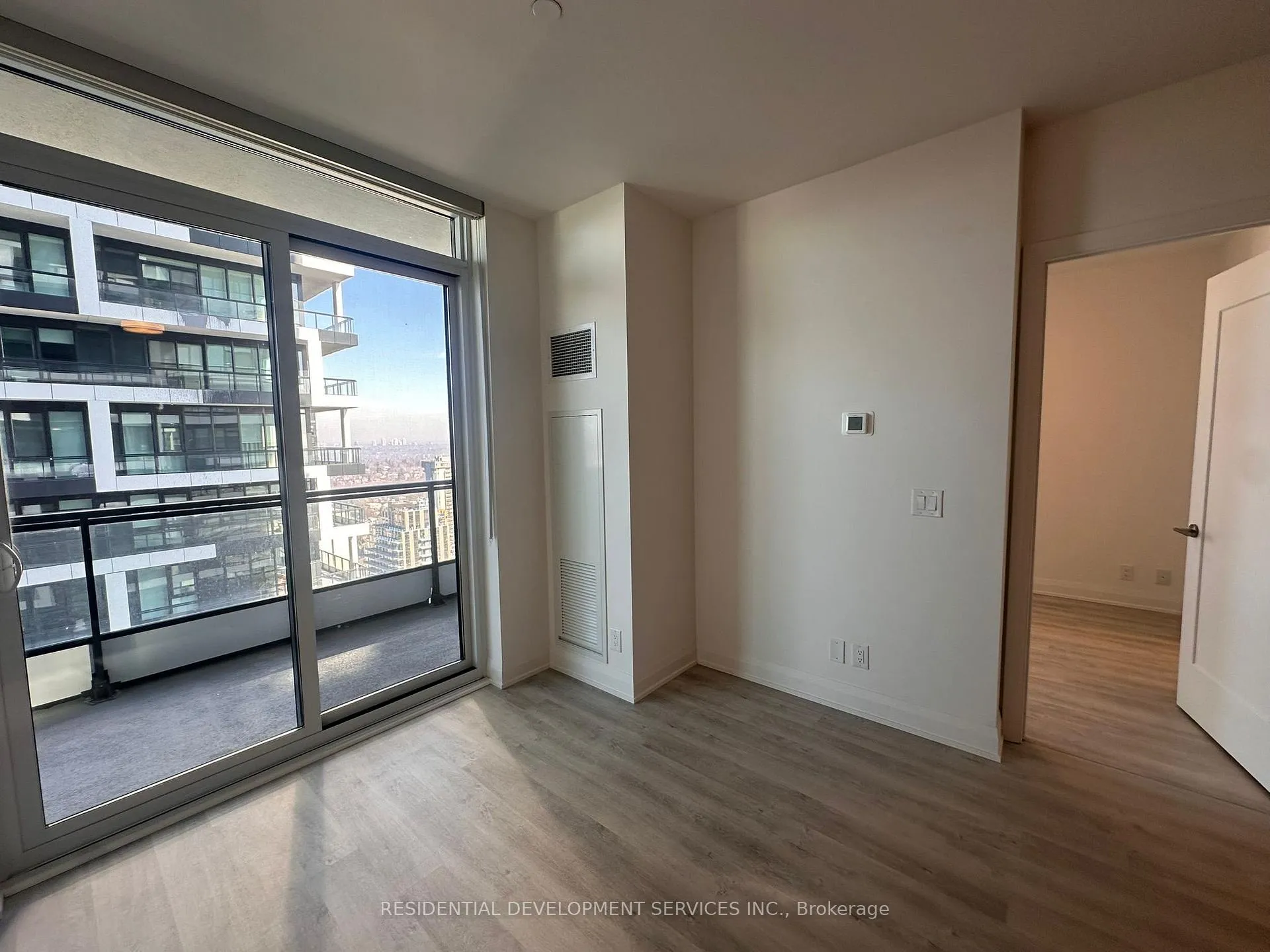 Photo 11 of Unit 3002, 65 Broadway Avenue, Toronto, Mount Pleasant West — HOMEH