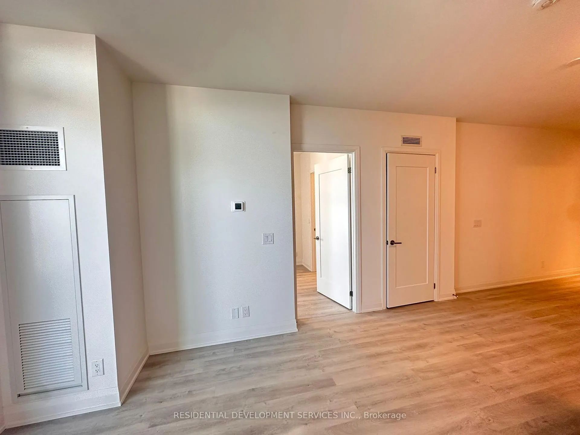 Photo 12 of Unit 3002, 65 Broadway Avenue, Toronto, Mount Pleasant West — HOMEH