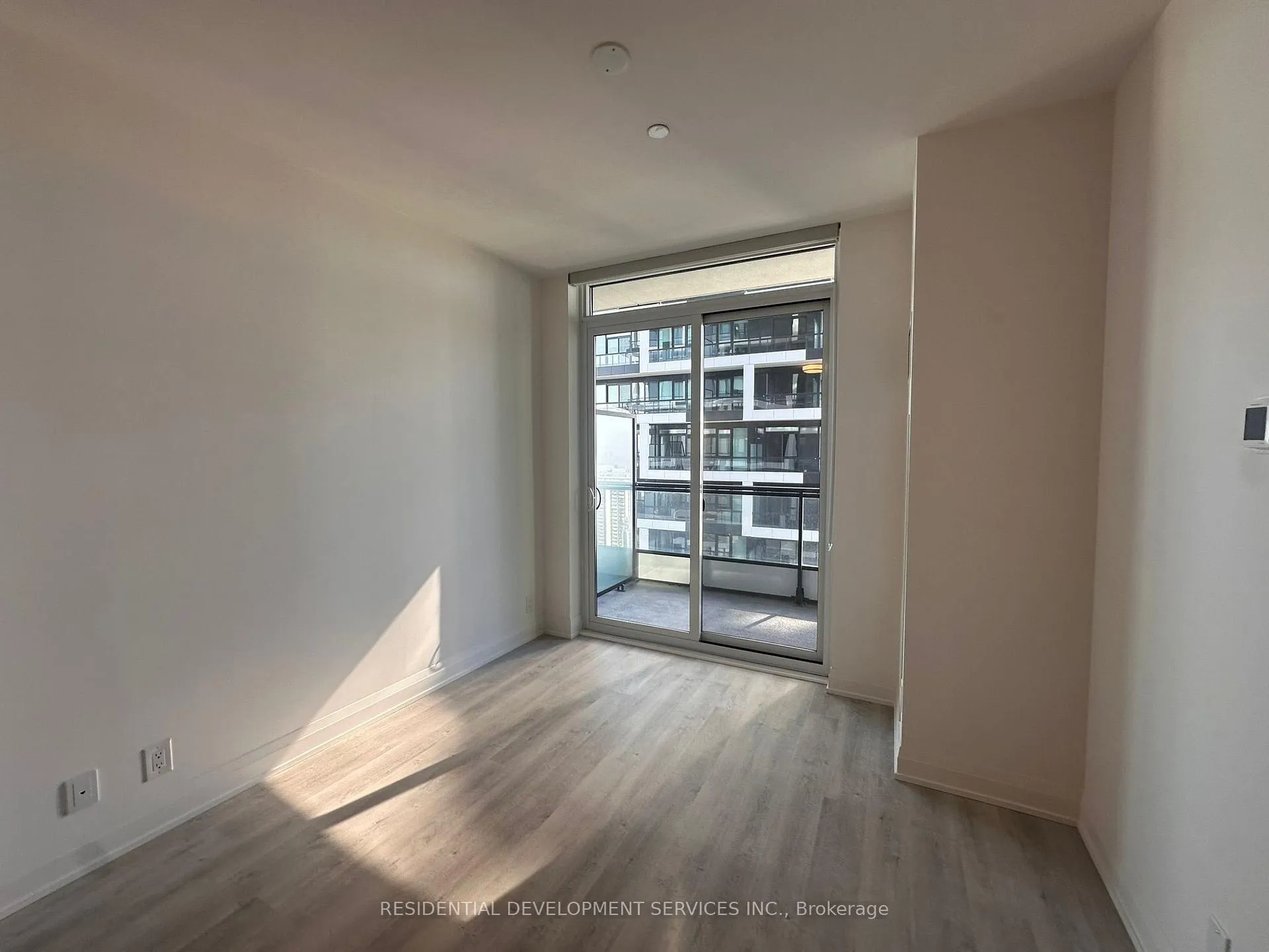 Photo 14 of Unit 3002, 65 Broadway Avenue, Toronto, Mount Pleasant West — HOMEH
