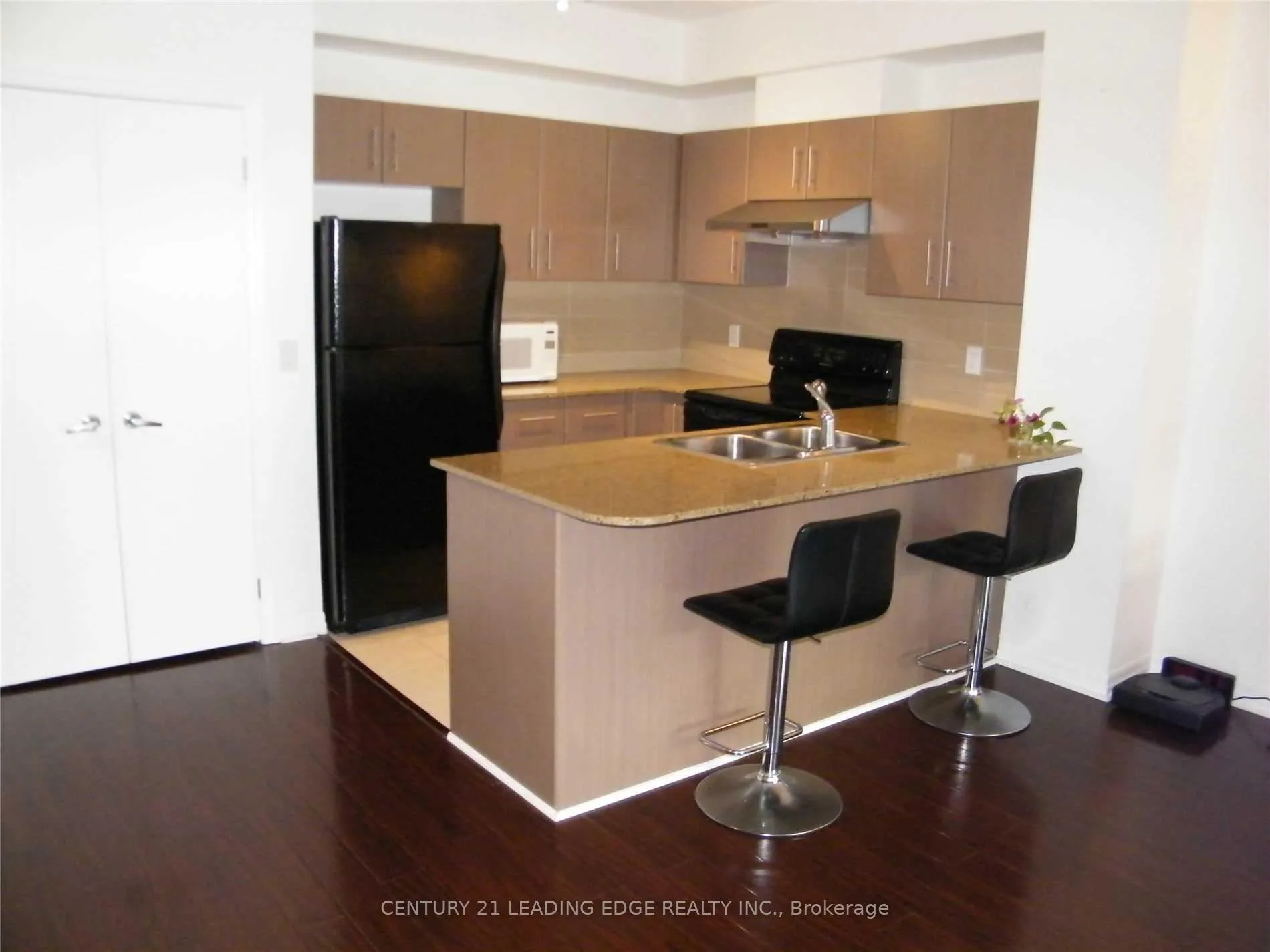Photo 4 of Unit 401, 12 Yonge Street, Toronto, Waterfront Communities — HOMEH