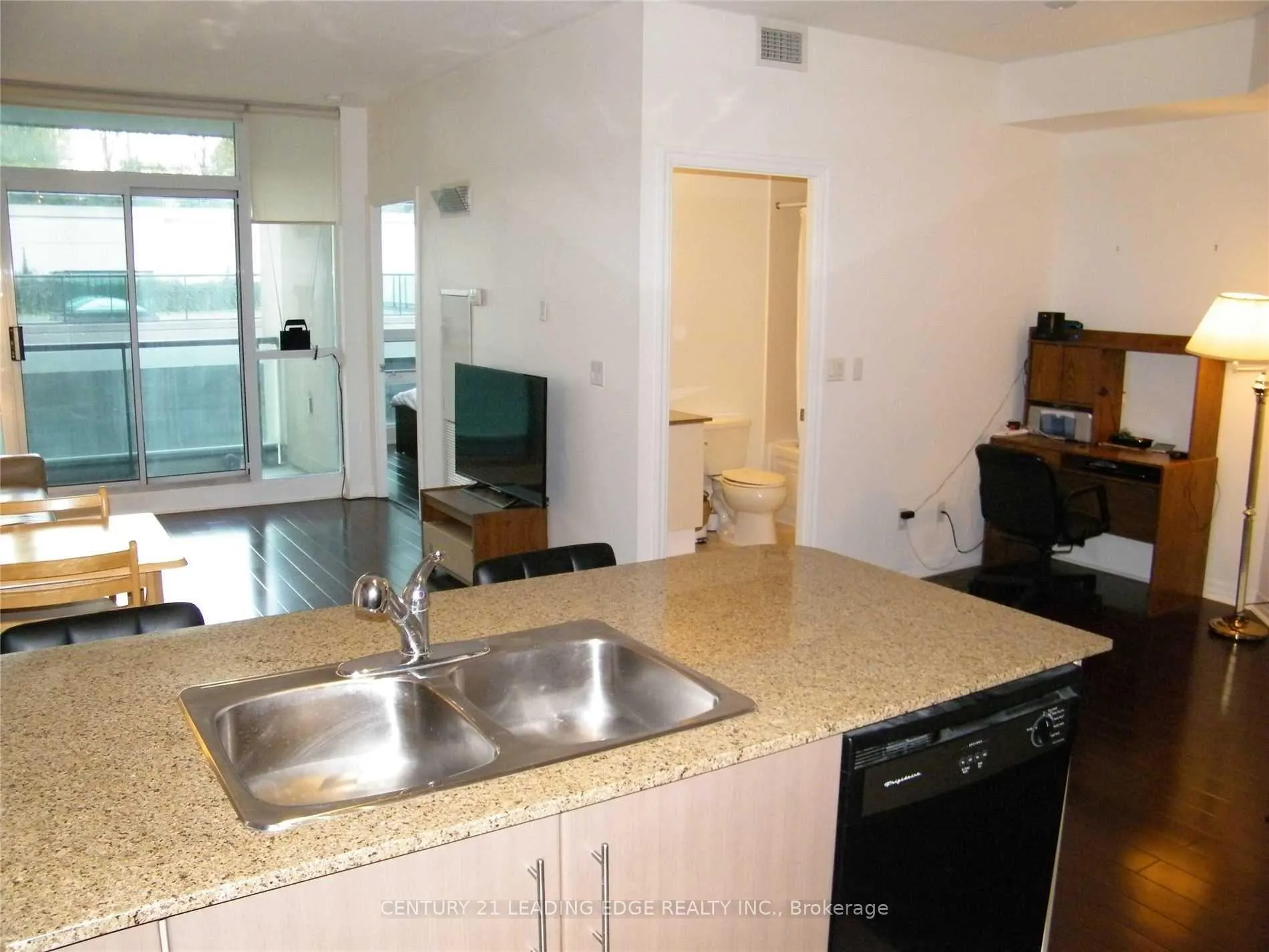 Photo 7 of Unit 401, 12 Yonge Street, Toronto, Waterfront Communities — HOMEH