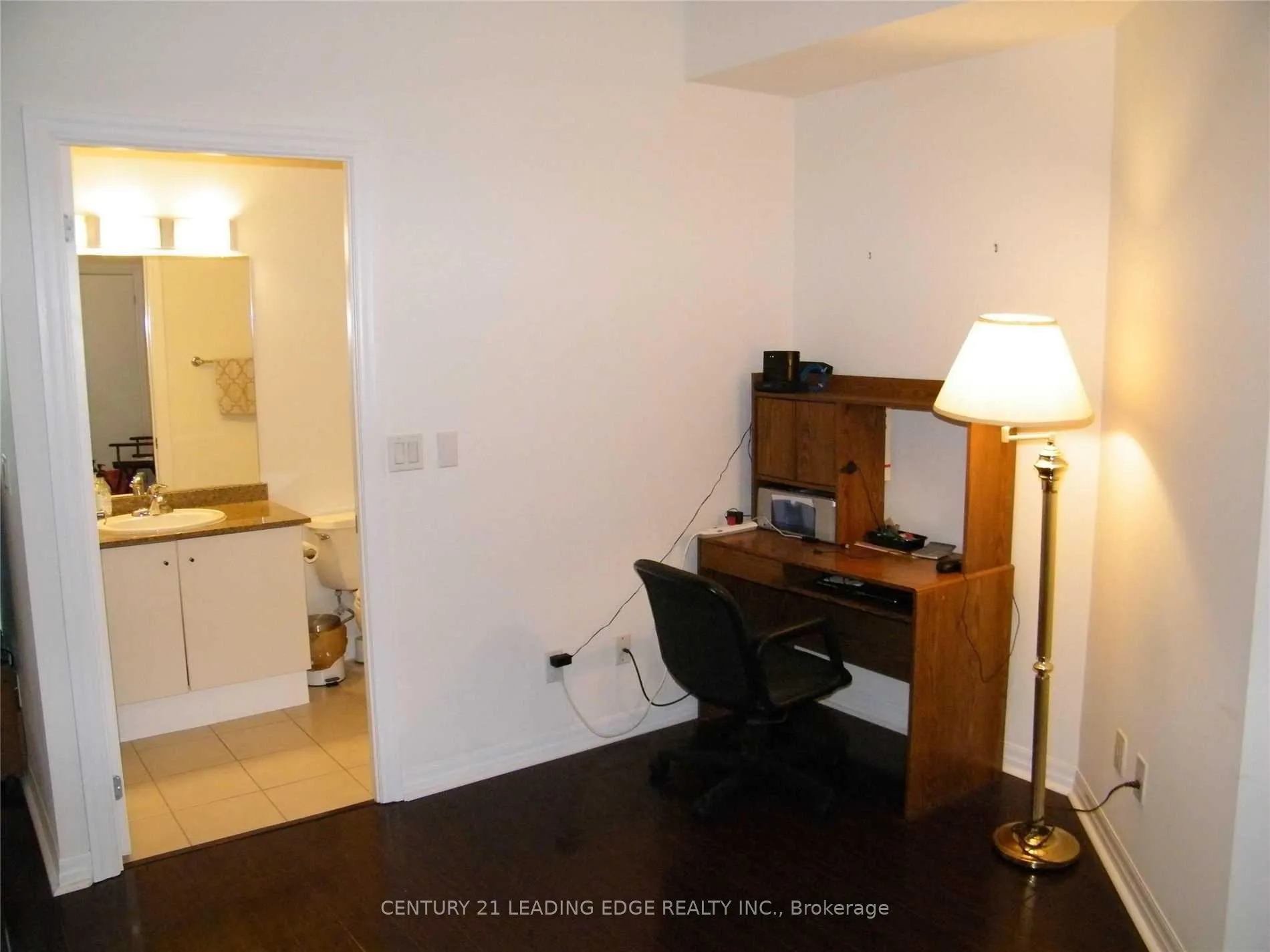 Photo 13 of Unit 401, 12 Yonge Street, Toronto, Waterfront Communities — HOMEH
