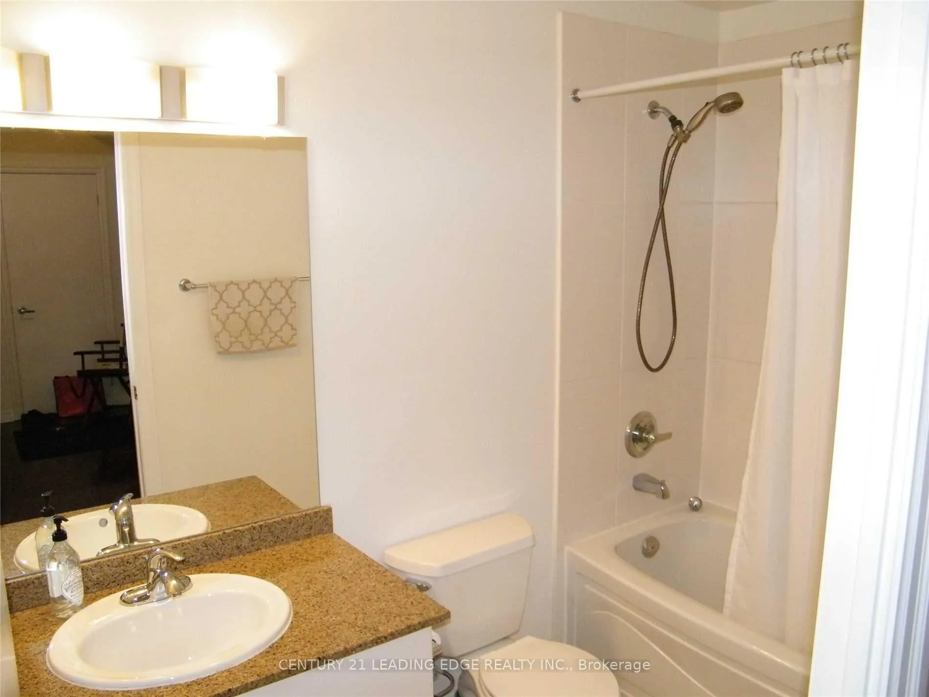 Photo 14 of Unit 401, 12 Yonge Street, Toronto, Waterfront Communities — HOMEH
