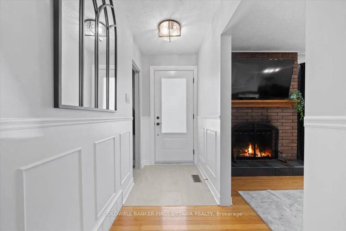 Photo 4 of 13 Edgebrook Road, Ottawa, Lynwood Village — HOMEH