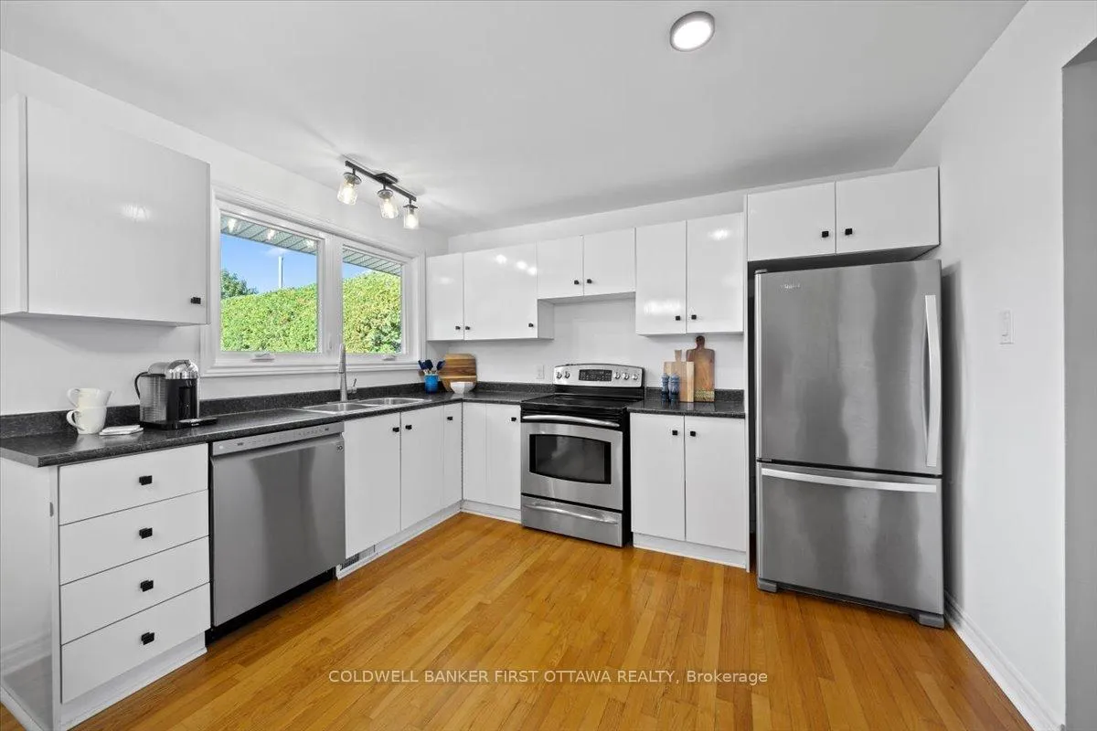 Photo 6 of 13 Edgebrook Road, Ottawa, Lynwood Village — HOMEH