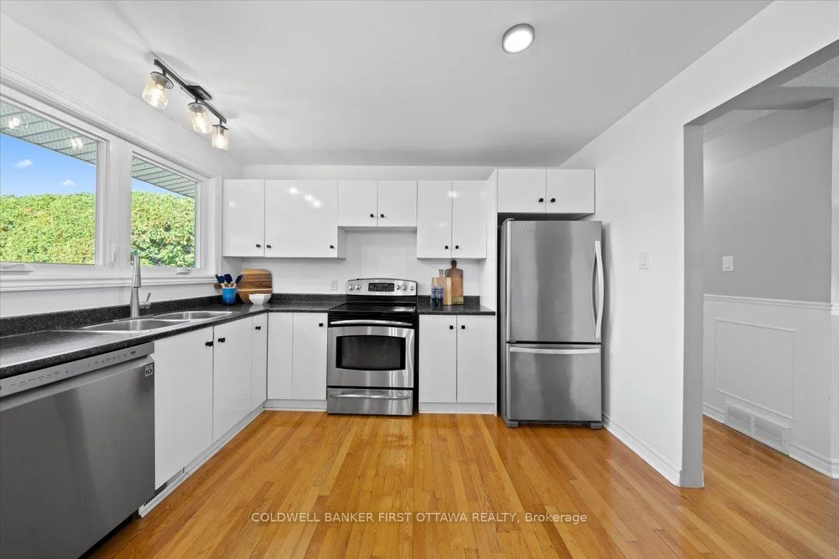 Photo 7 of 13 Edgebrook Road, Ottawa, Lynwood Village — HOMEH