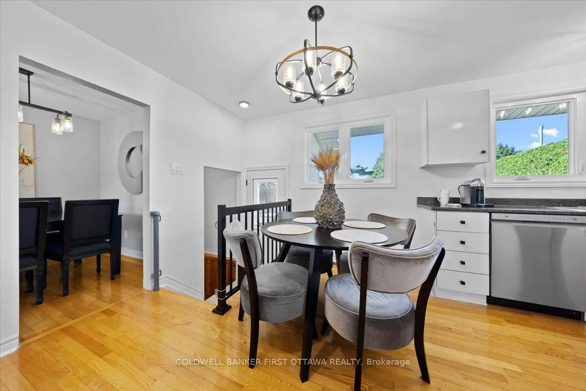 Photo 10 of 13 Edgebrook Road, Ottawa, Lynwood Village — HOMEH