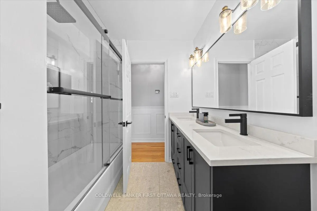 Photo 12 of 13 Edgebrook Road, Ottawa, Lynwood Village — HOMEH