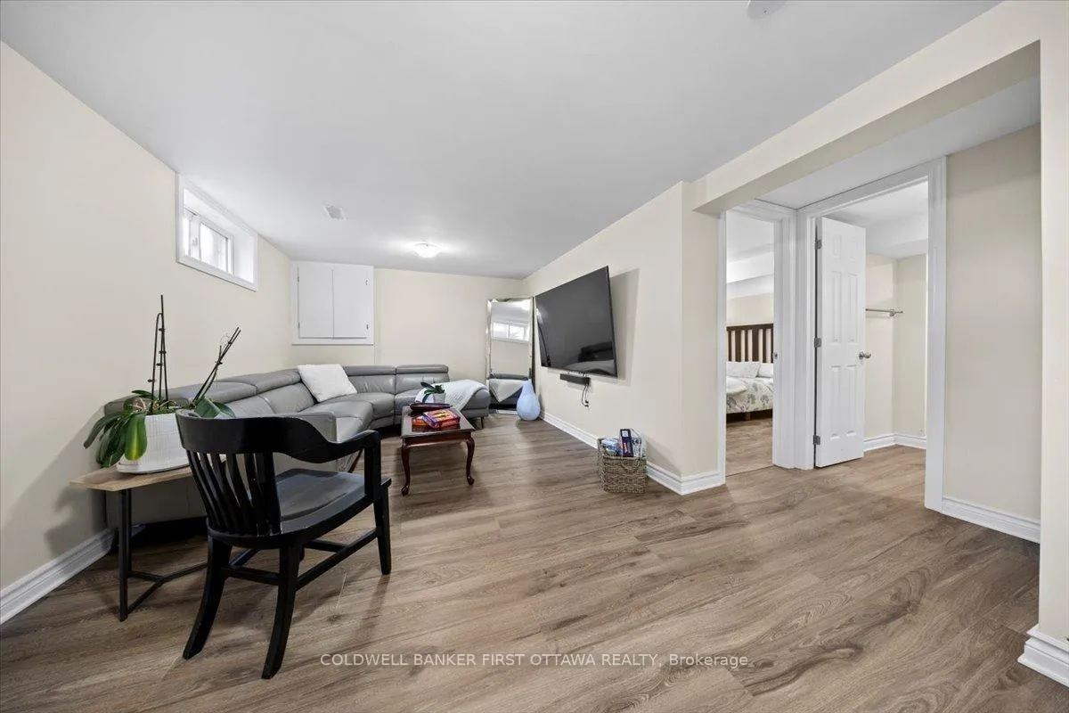 Photo 25 of 13 Edgebrook Road, Ottawa, Lynwood Village — HOMEH