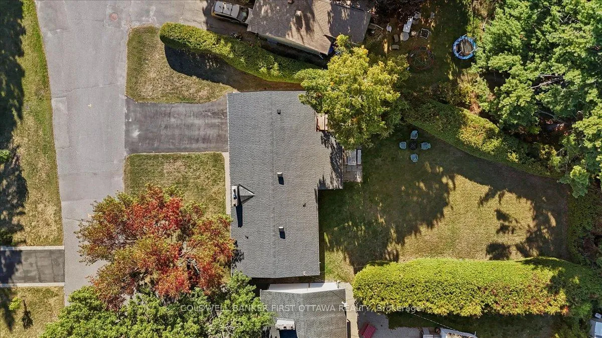 Photo 33 of 13 Edgebrook Road, Ottawa, Lynwood Village — HOMEH