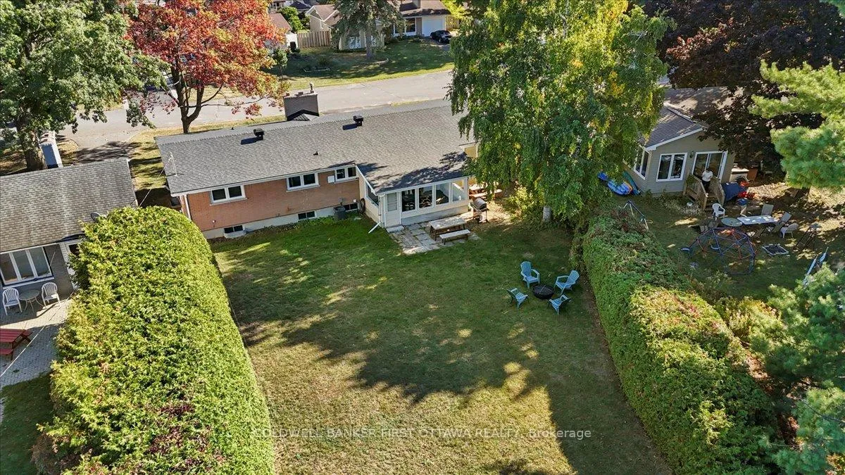 Photo 34 of 13 Edgebrook Road, Ottawa, Lynwood Village — HOMEH