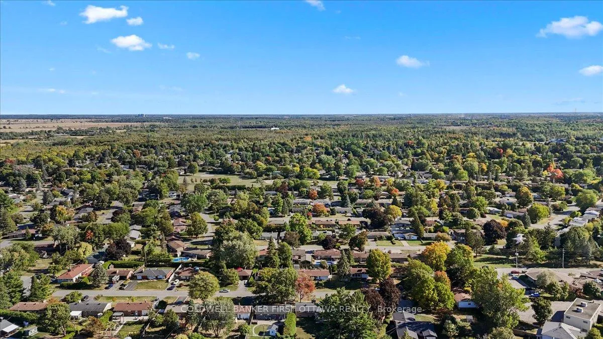 Photo 35 of 13 Edgebrook Road, Ottawa, Lynwood Village — HOMEH