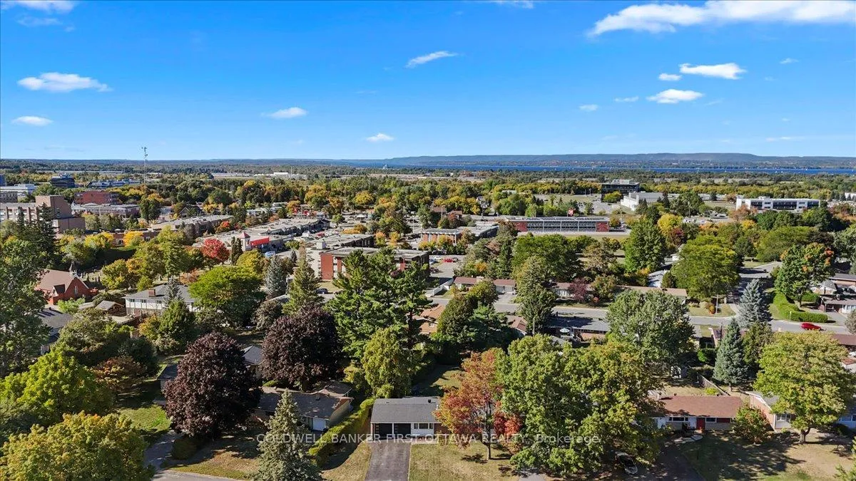Photo 36 of 13 Edgebrook Road, Ottawa, Lynwood Village — HOMEH