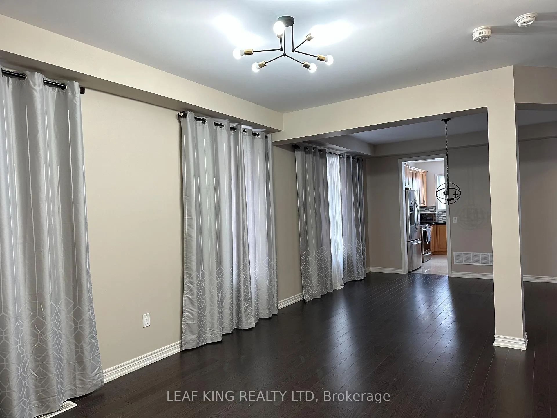 Photo 2 of 35 Morrison Drive, Hamilton, Meadowlands — HOMEH