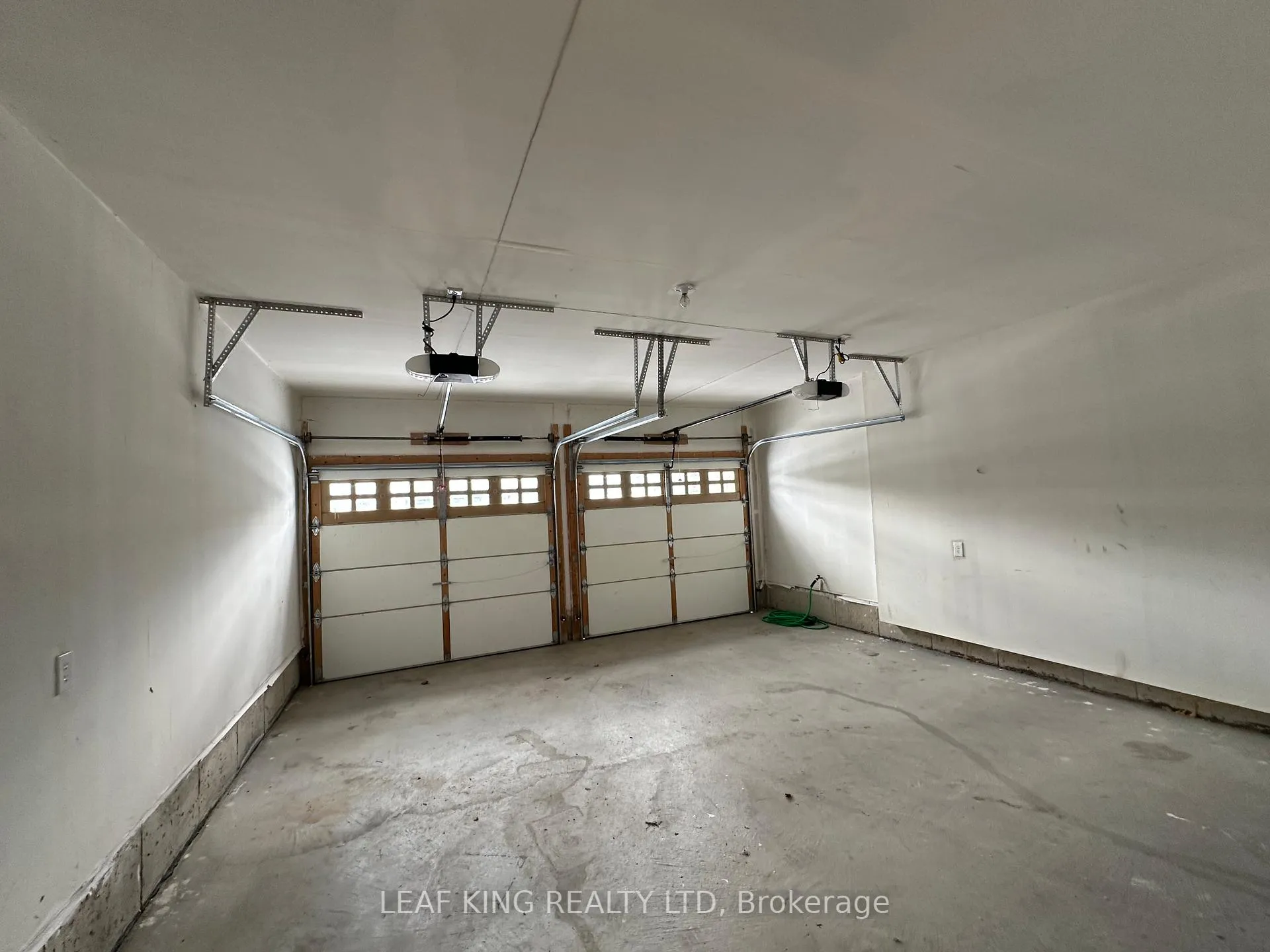 Photo 5 of 35 Morrison Drive, Hamilton, Meadowlands — HOMEH