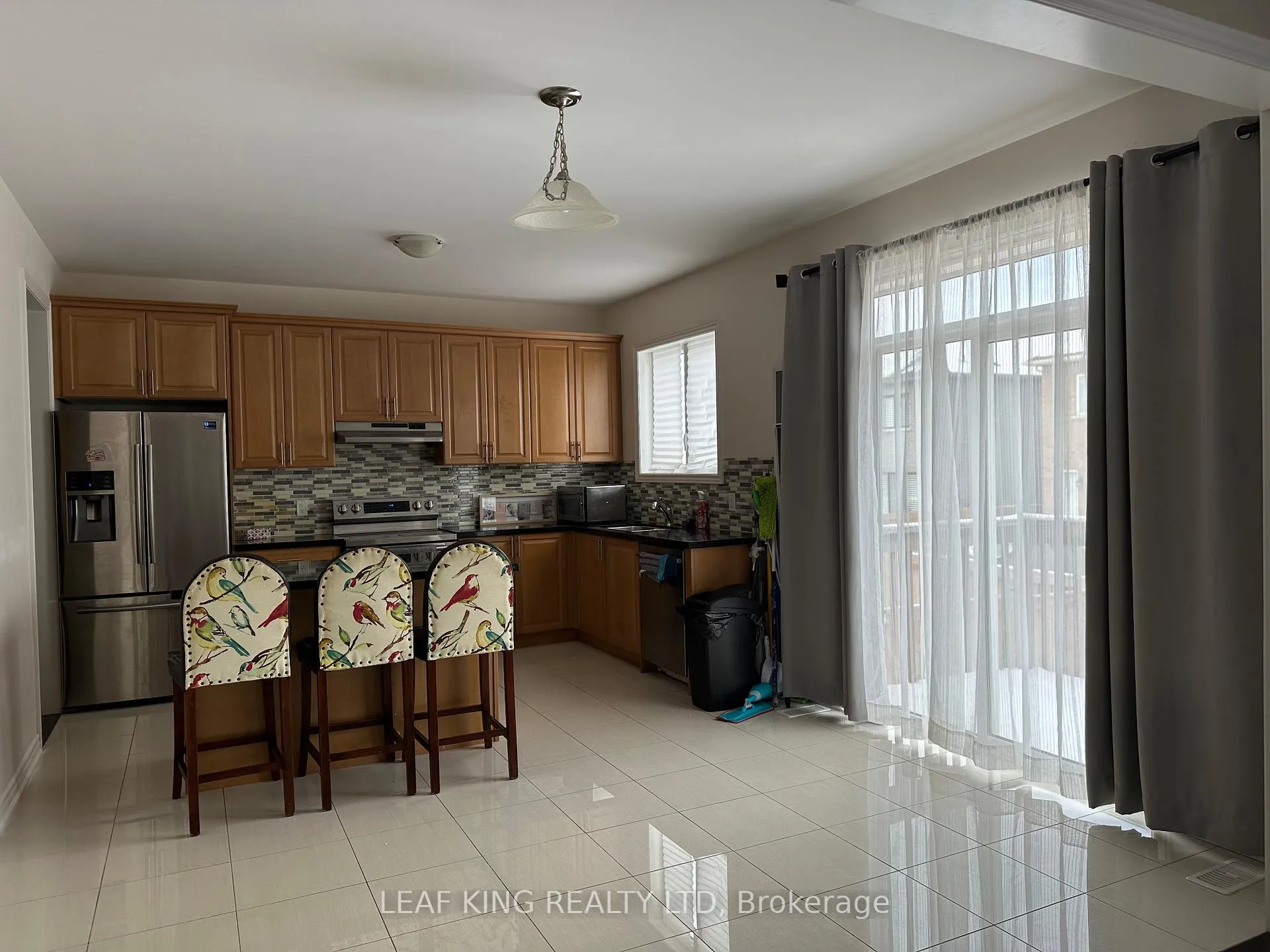Photo 17 of 35 Morrison Drive, Hamilton, Meadowlands — HOMEH