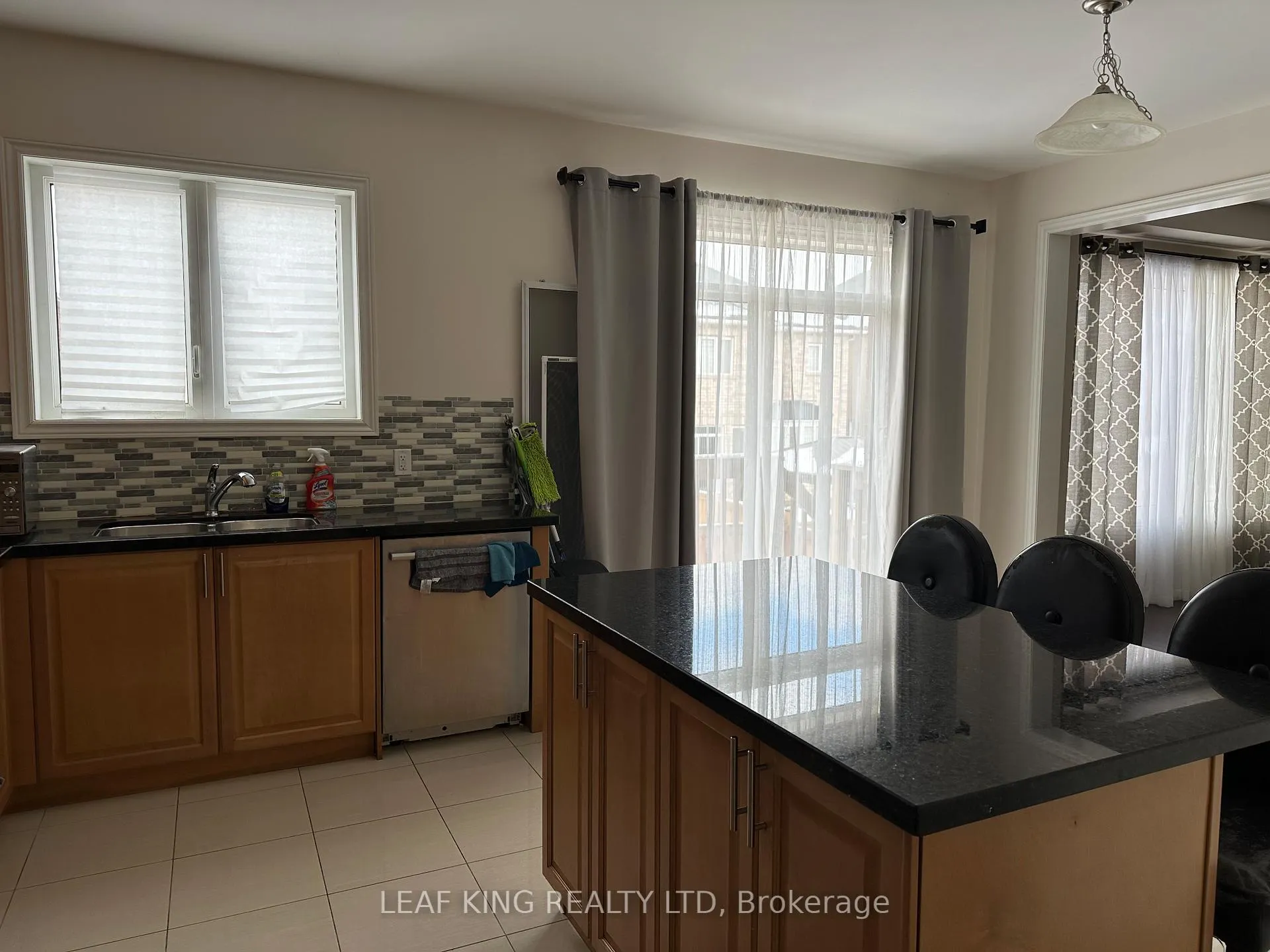 Photo 22 of 35 Morrison Drive, Hamilton, Meadowlands — HOMEH