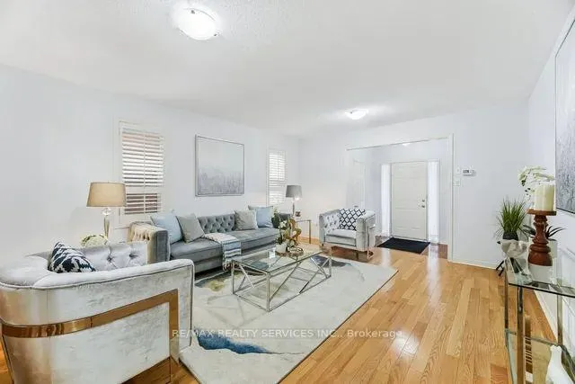 Photo 4 of 103 Starhill Crescent, Brampton, Sandringham-Wellington — HOMEH