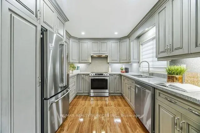 Photo 9 of 103 Starhill Crescent, Brampton, Sandringham-Wellington — HOMEH