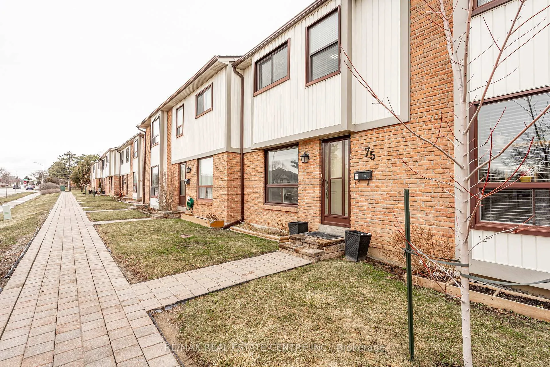Photo 4 of Unit 75, 75 Mcmullen Crescent, Brampton, Central Park — HOMEH