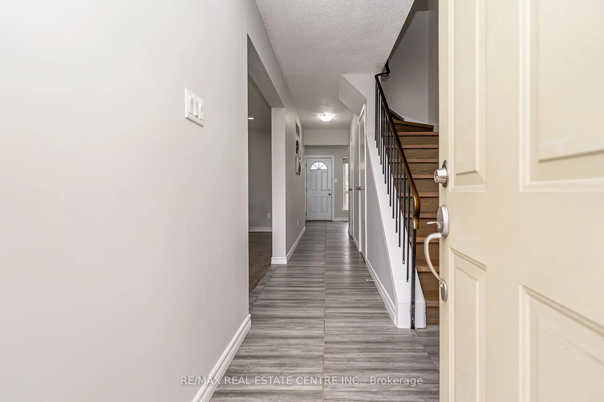 Photo 5 of Unit 75, 75 Mcmullen Crescent, Brampton, Central Park — HOMEH