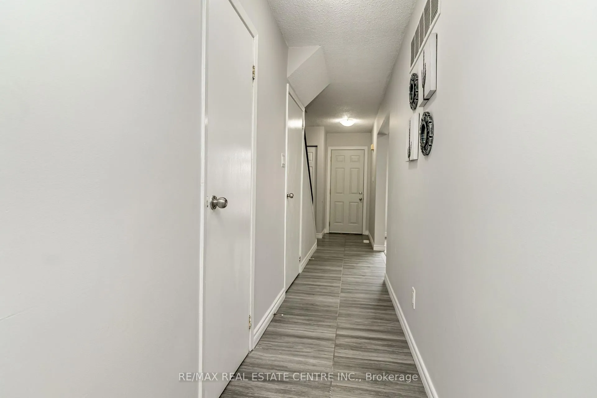 Photo 6 of Unit 75, 75 Mcmullen Crescent, Brampton, Central Park — HOMEH