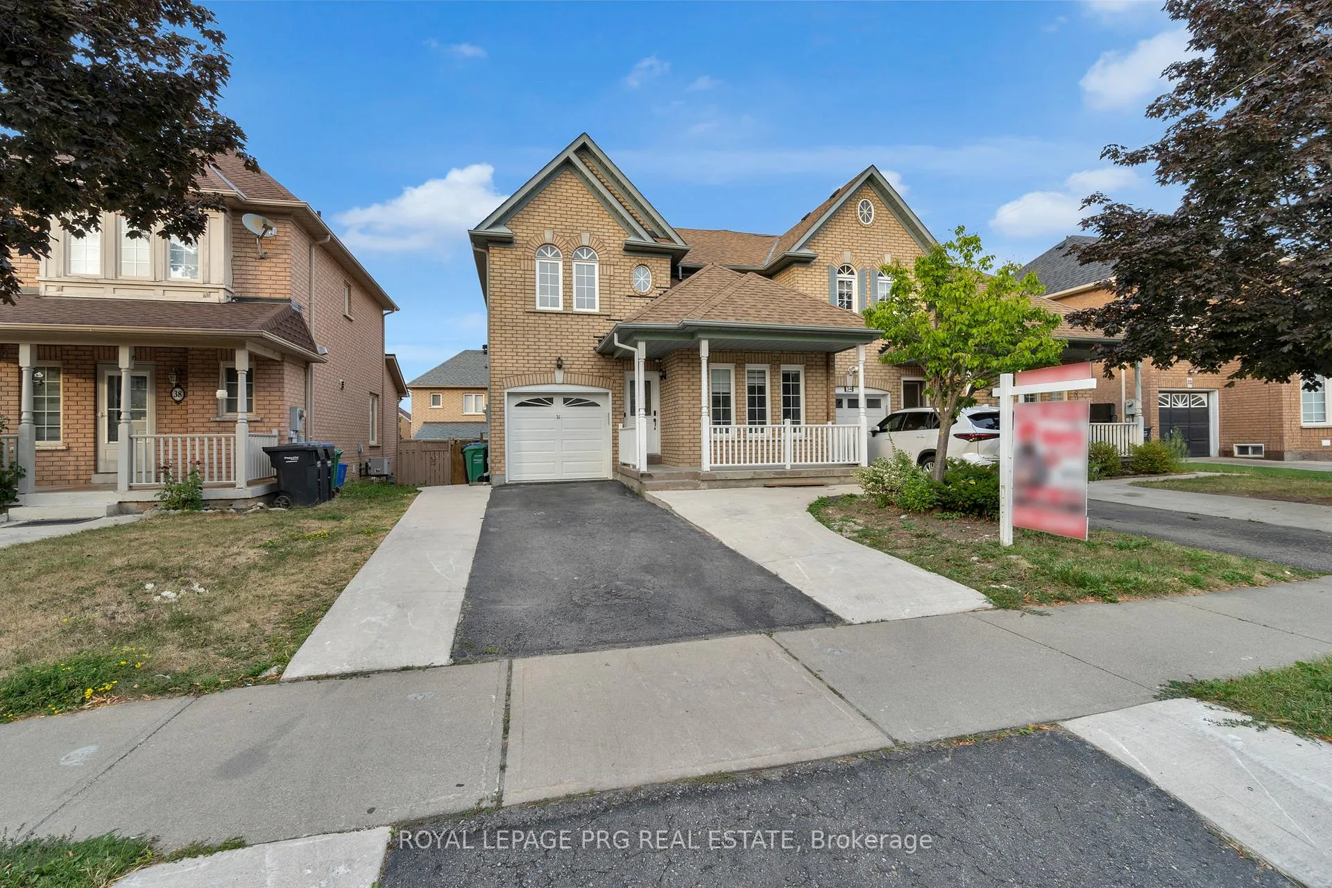 Photo 2 of Unit Upper Floor, 36 Zebra Trail, Brampton, Sandringham-Wellington — HOMEH