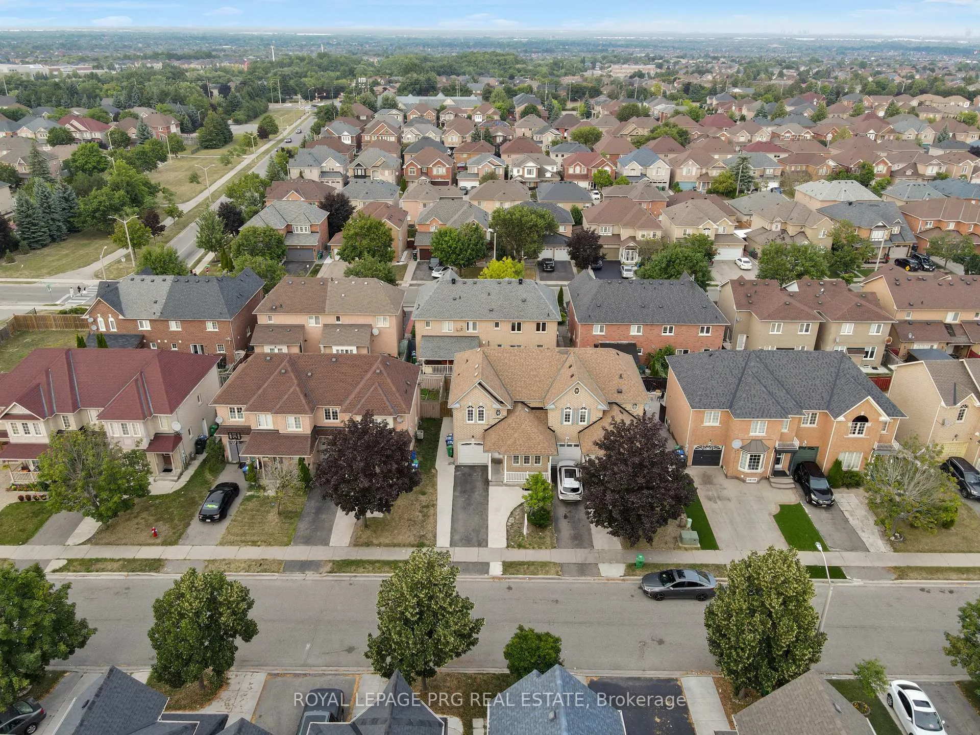 Photo 3 of Unit Upper Floor, 36 Zebra Trail, Brampton, Sandringham-Wellington — HOMEH
