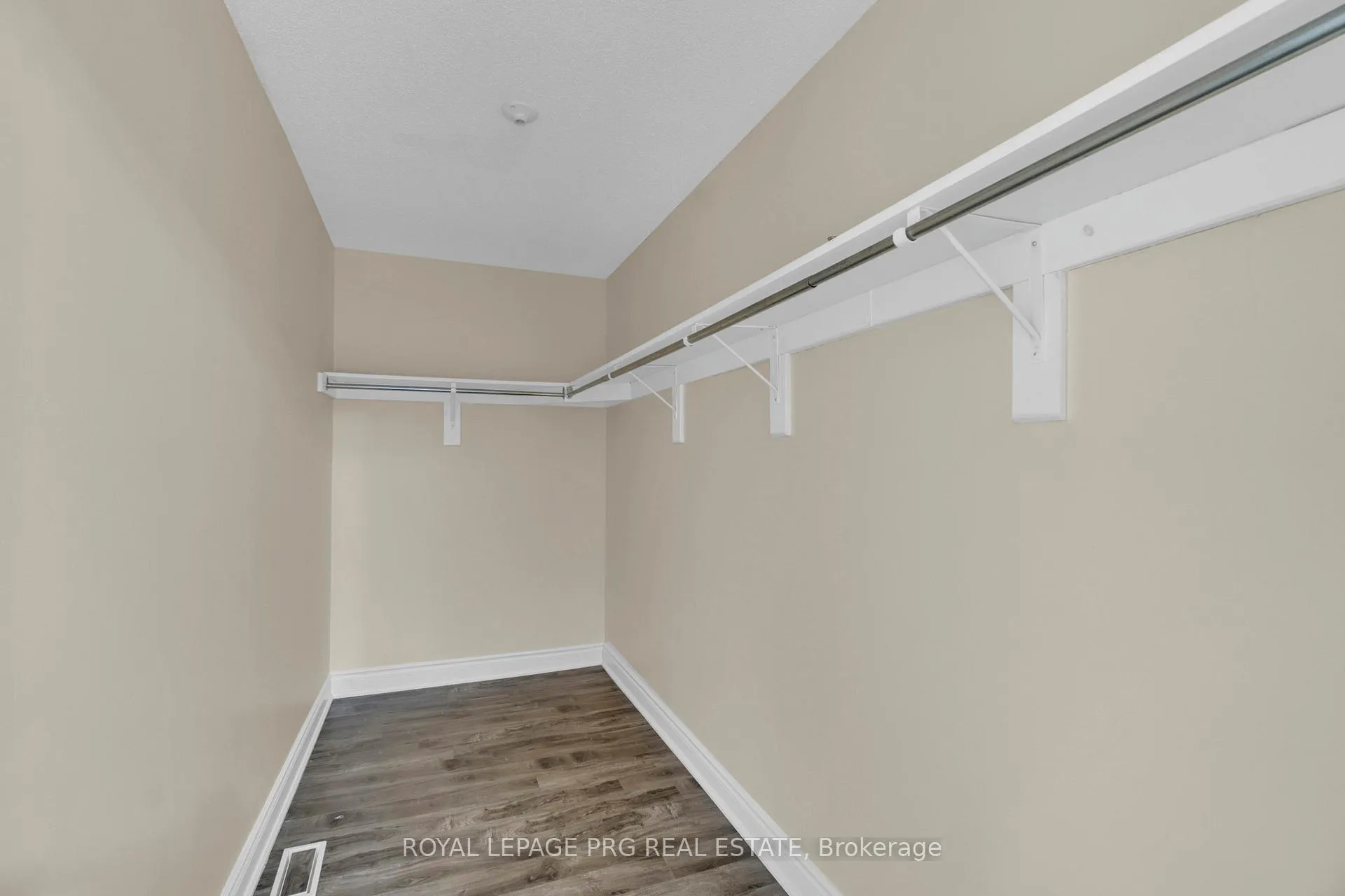 Photo 25 of Unit Upper Floor, 36 Zebra Trail, Brampton, Sandringham-Wellington — HOMEH