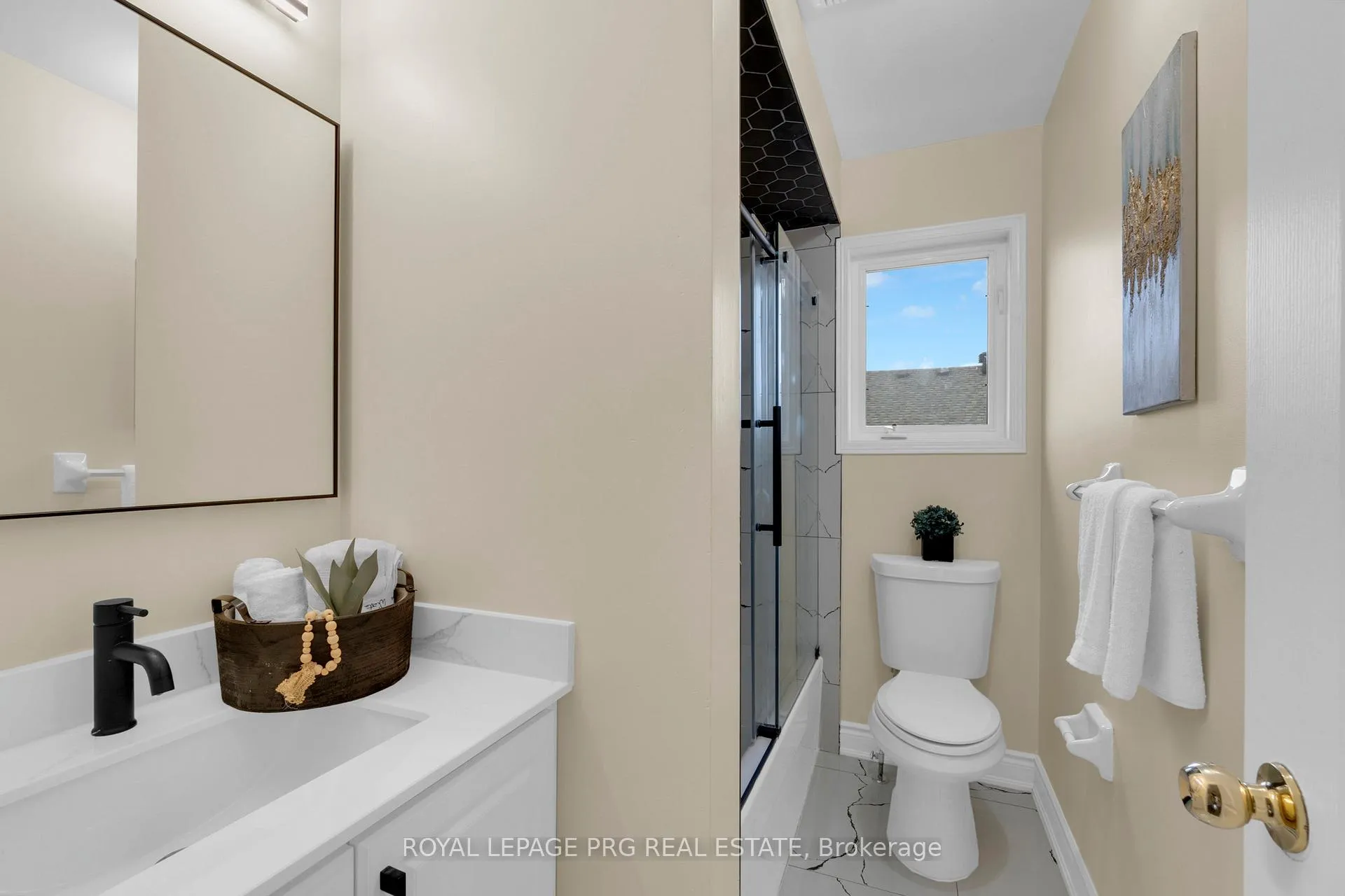 Photo 30 of Unit Upper Floor, 36 Zebra Trail, Brampton, Sandringham-Wellington — HOMEH
