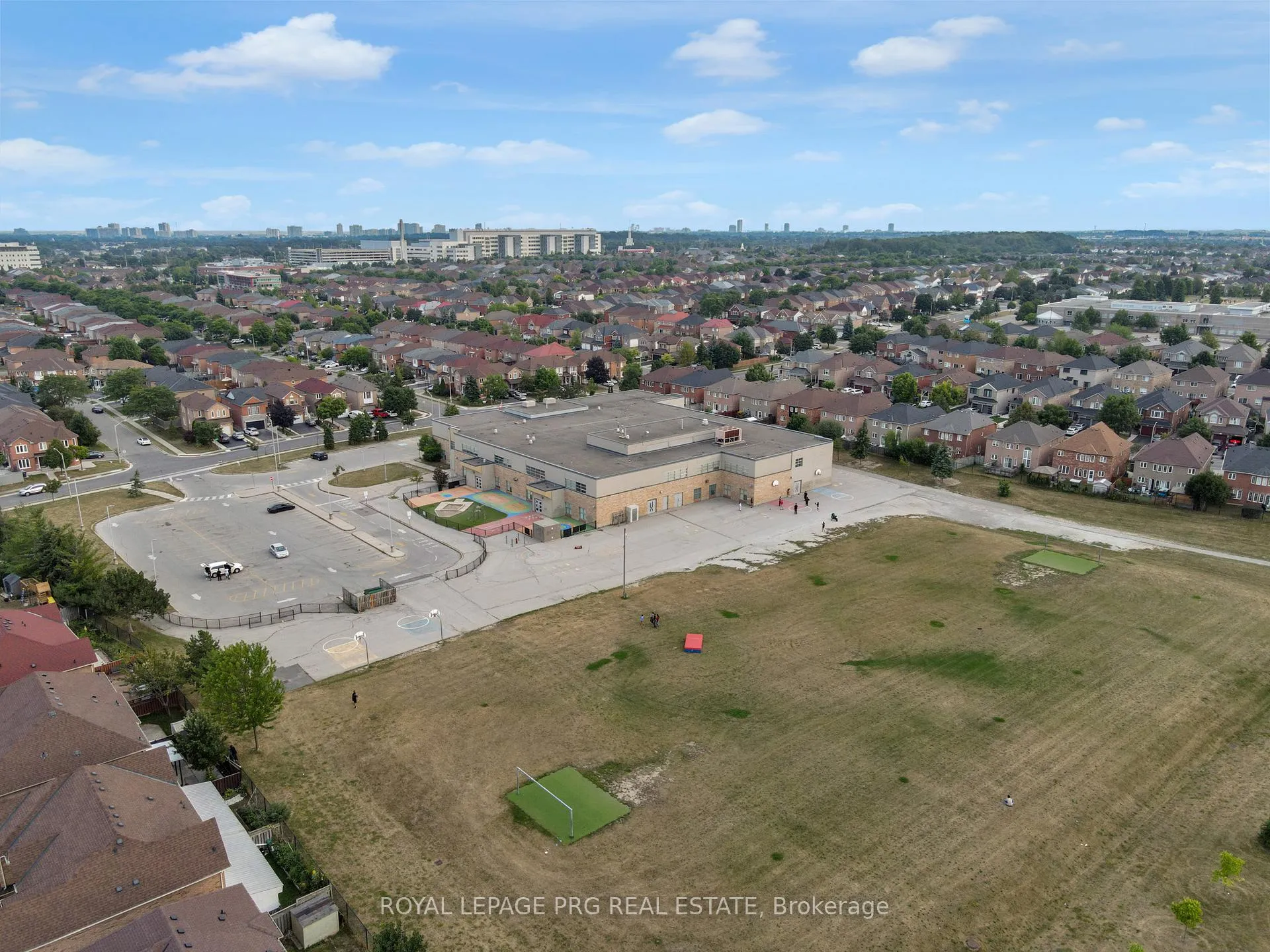 Photo 38 of Unit Upper Floor, 36 Zebra Trail, Brampton, Sandringham-Wellington — HOMEH