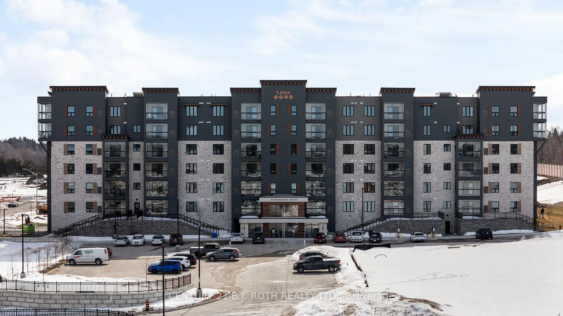 Photo 2 of Unit 511, 15 Kneeshaw Drive, Barrie, Rural Barrie Southeast — HOMEH