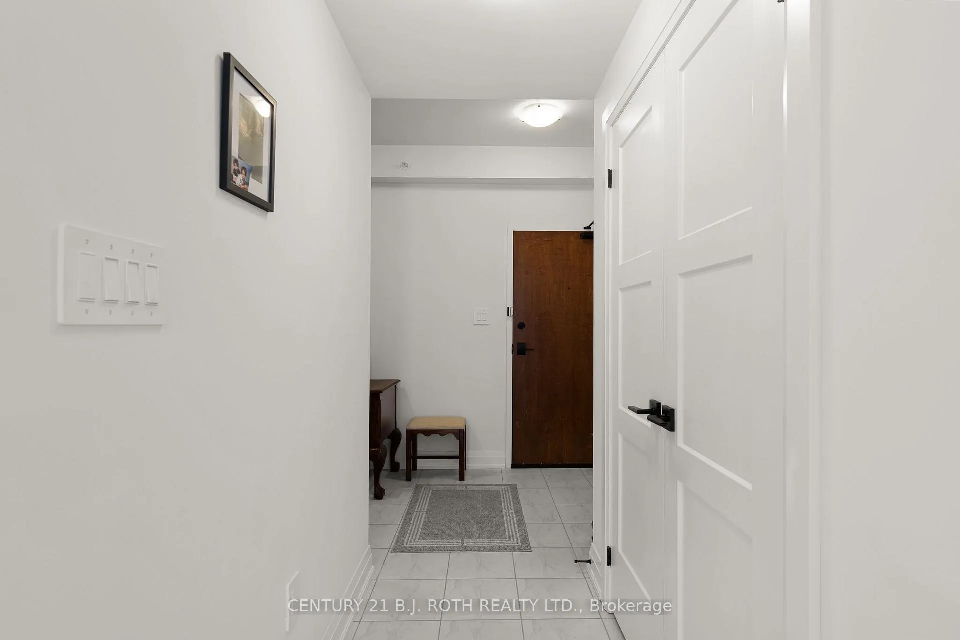 Photo 6 of Unit 511, 15 Kneeshaw Drive, Barrie, Rural Barrie Southeast — HOMEH