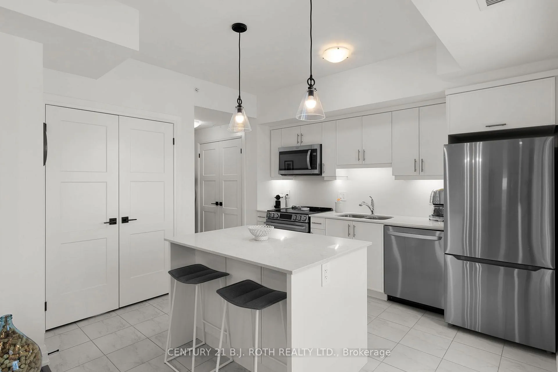 Photo 10 of Unit 511, 15 Kneeshaw Drive, Barrie, Rural Barrie Southeast — HOMEH