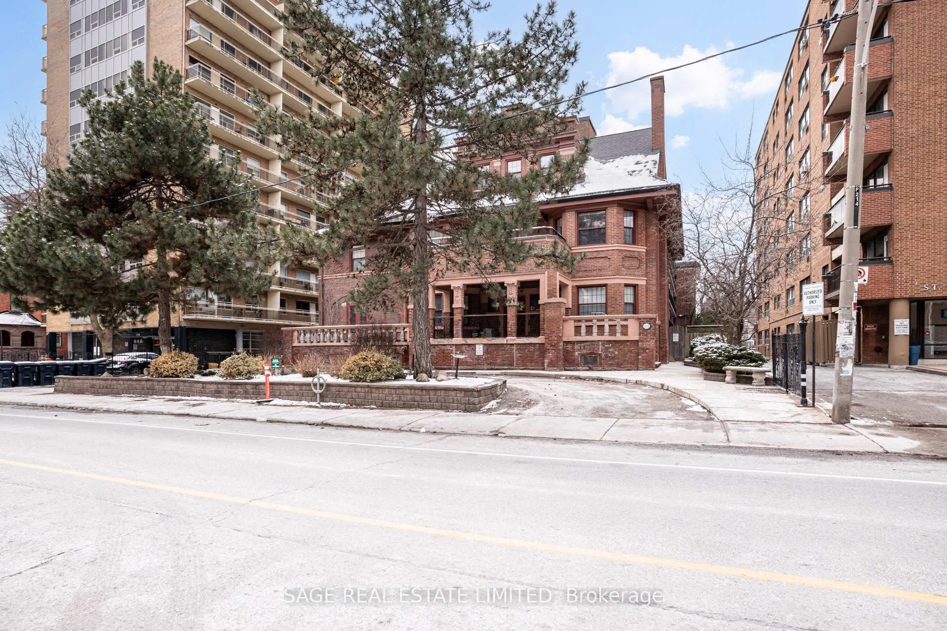 Photo 2 of Unit 503, 212 St. George Street, Toronto, The Annex — HOMEH