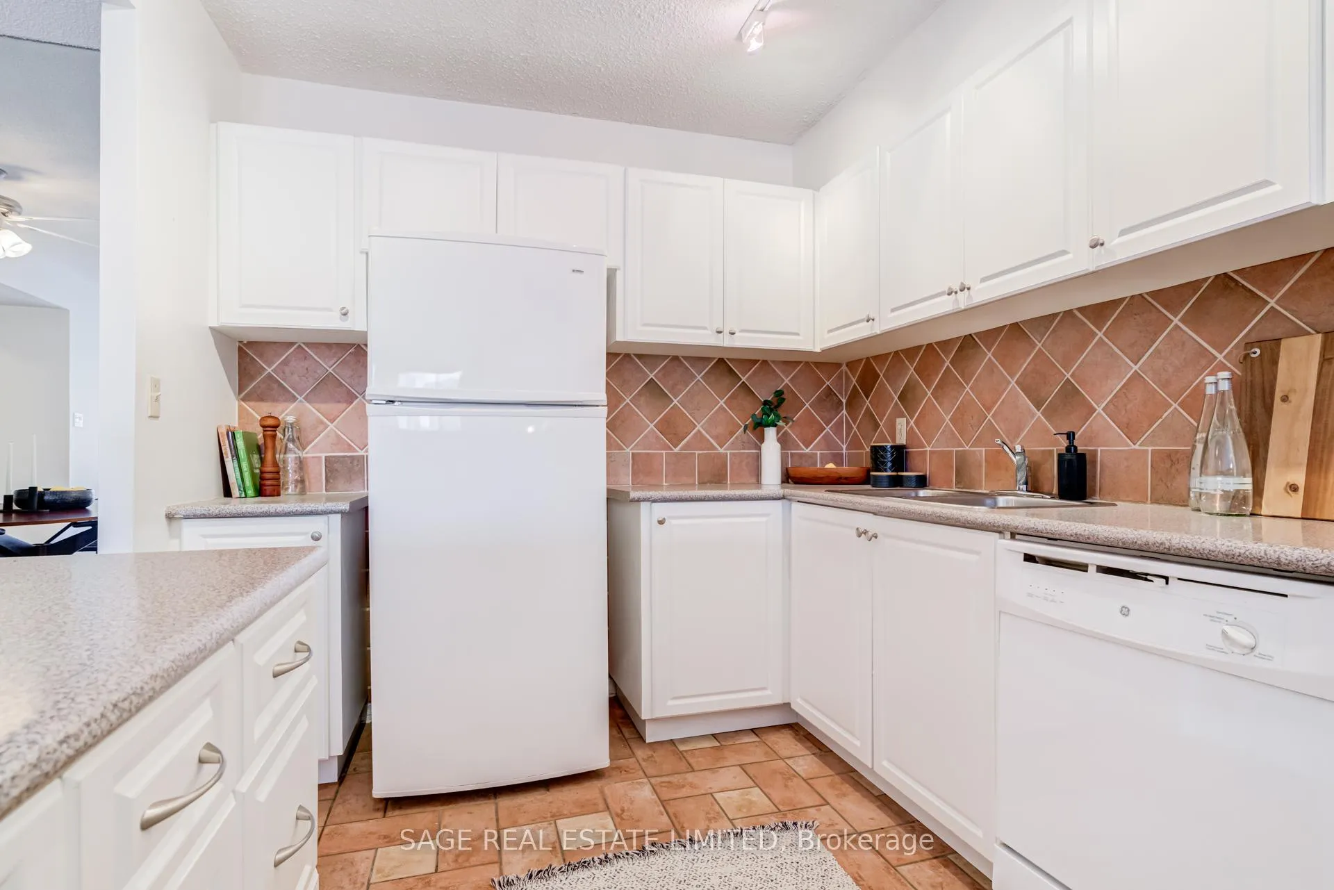 Photo 10 of Unit 503, 212 St. George Street, Toronto, The Annex — HOMEH