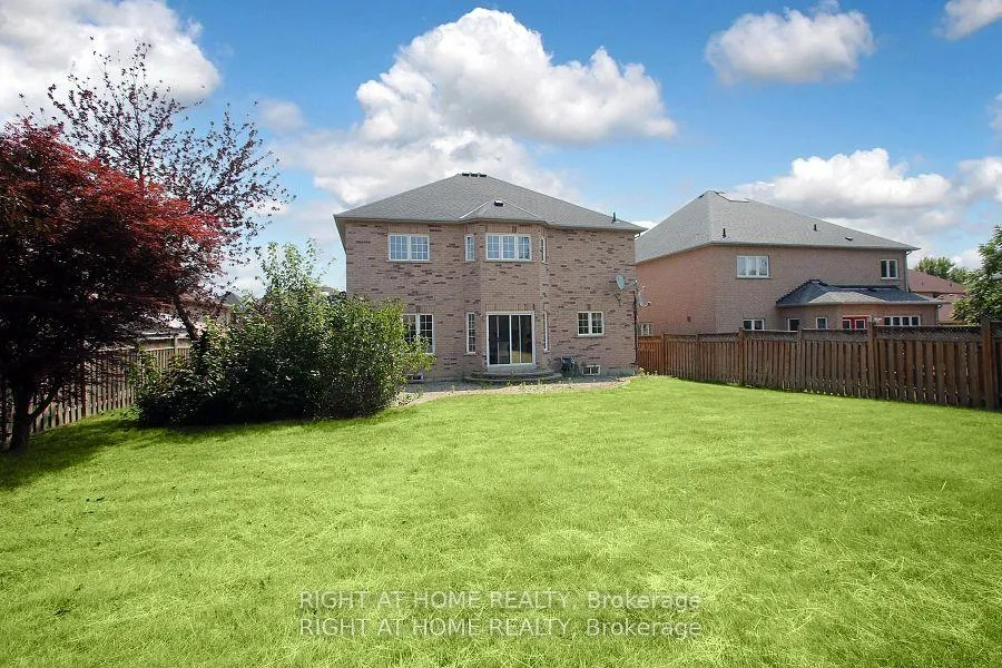 Photo 23 of 6 Pembrooke Road, Markham, Cachet — HOMEH