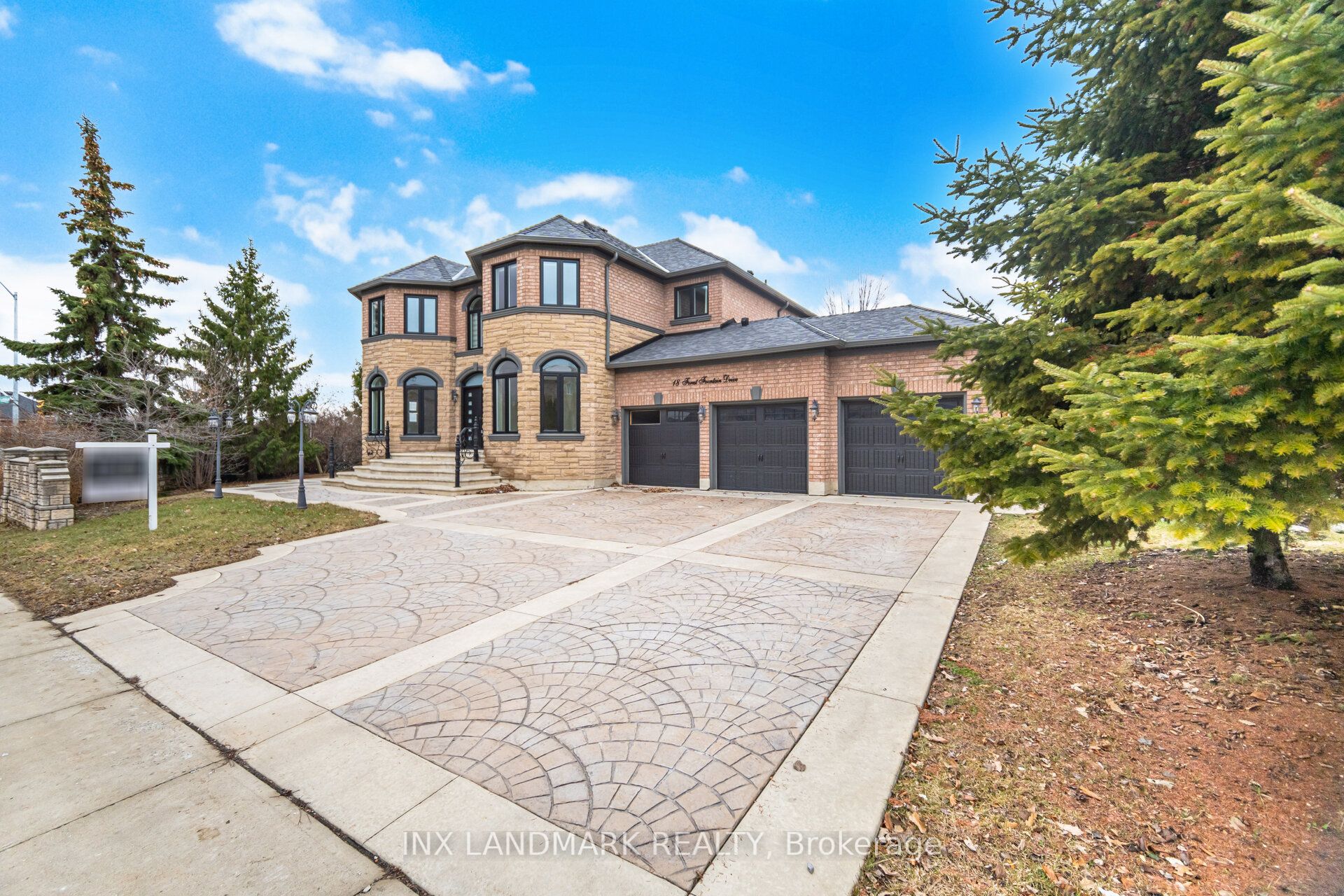 Photo 2 of 18 Forest Fountain Drive, Vaughan, Sonoma Heights — HOMEH