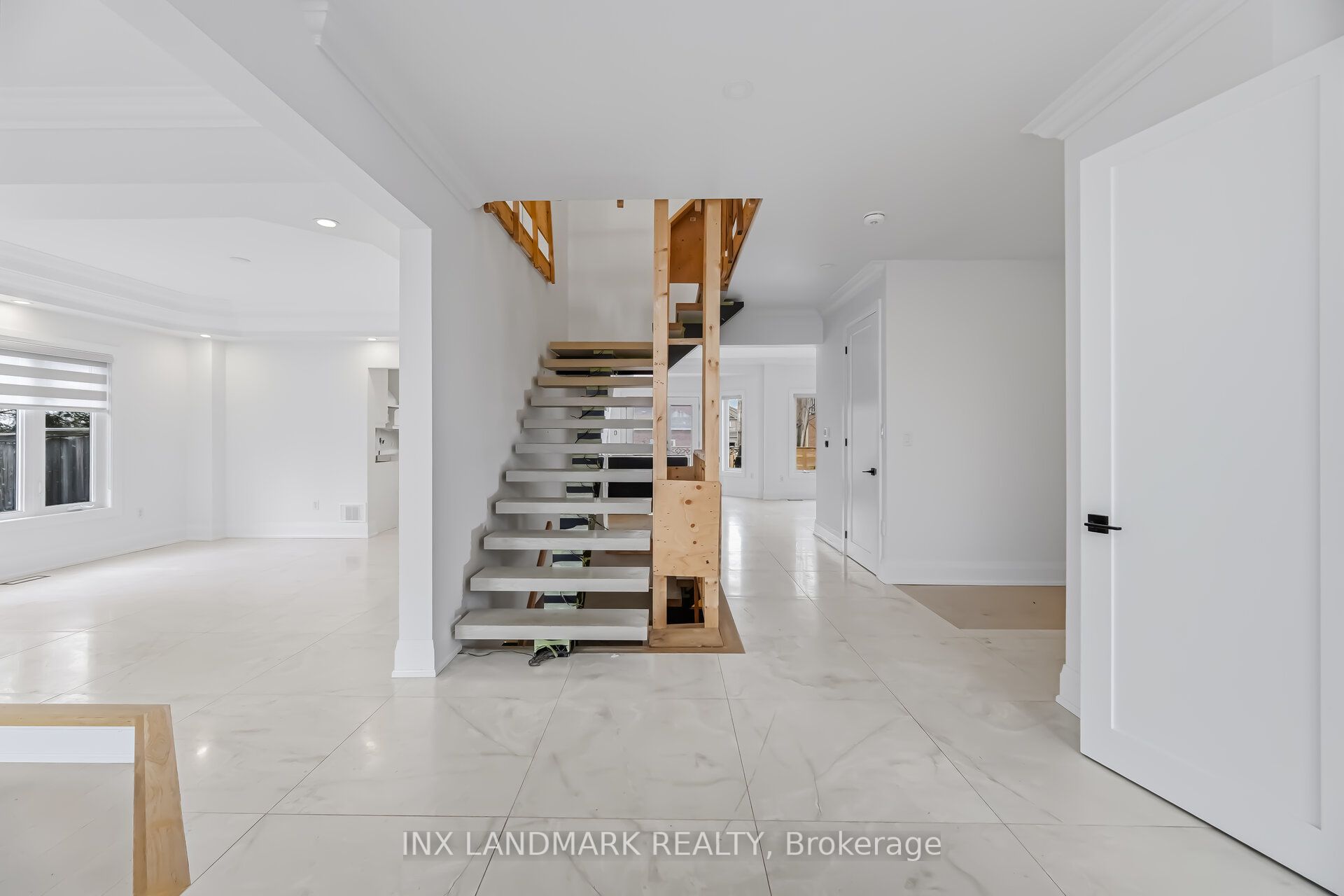 Photo 6 of 18 Forest Fountain Drive, Vaughan, Sonoma Heights — HOMEH