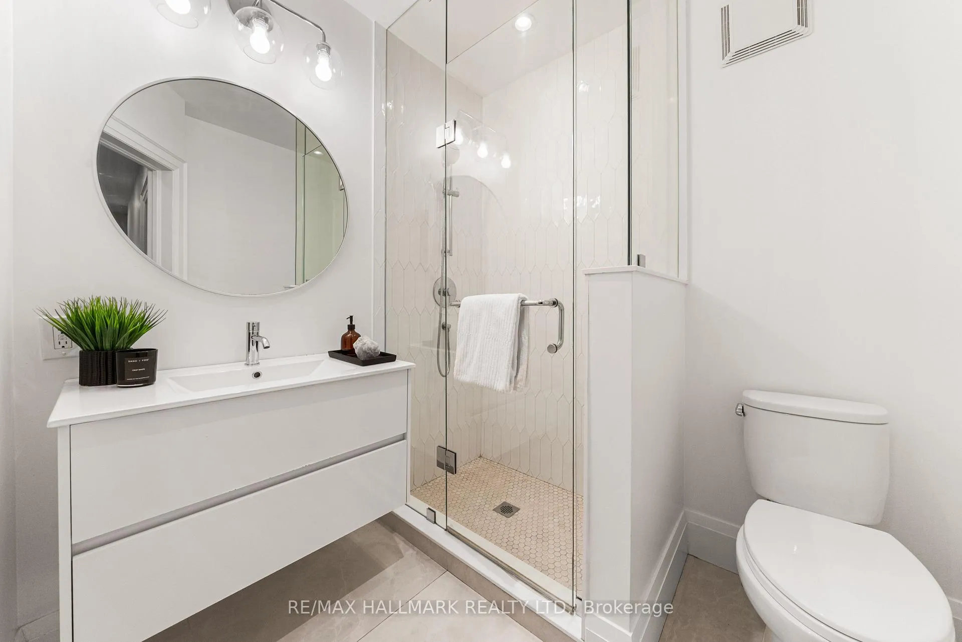 Photo 29 of 181 Withrow Avenue, Toronto, North Riverdale — HOMEH