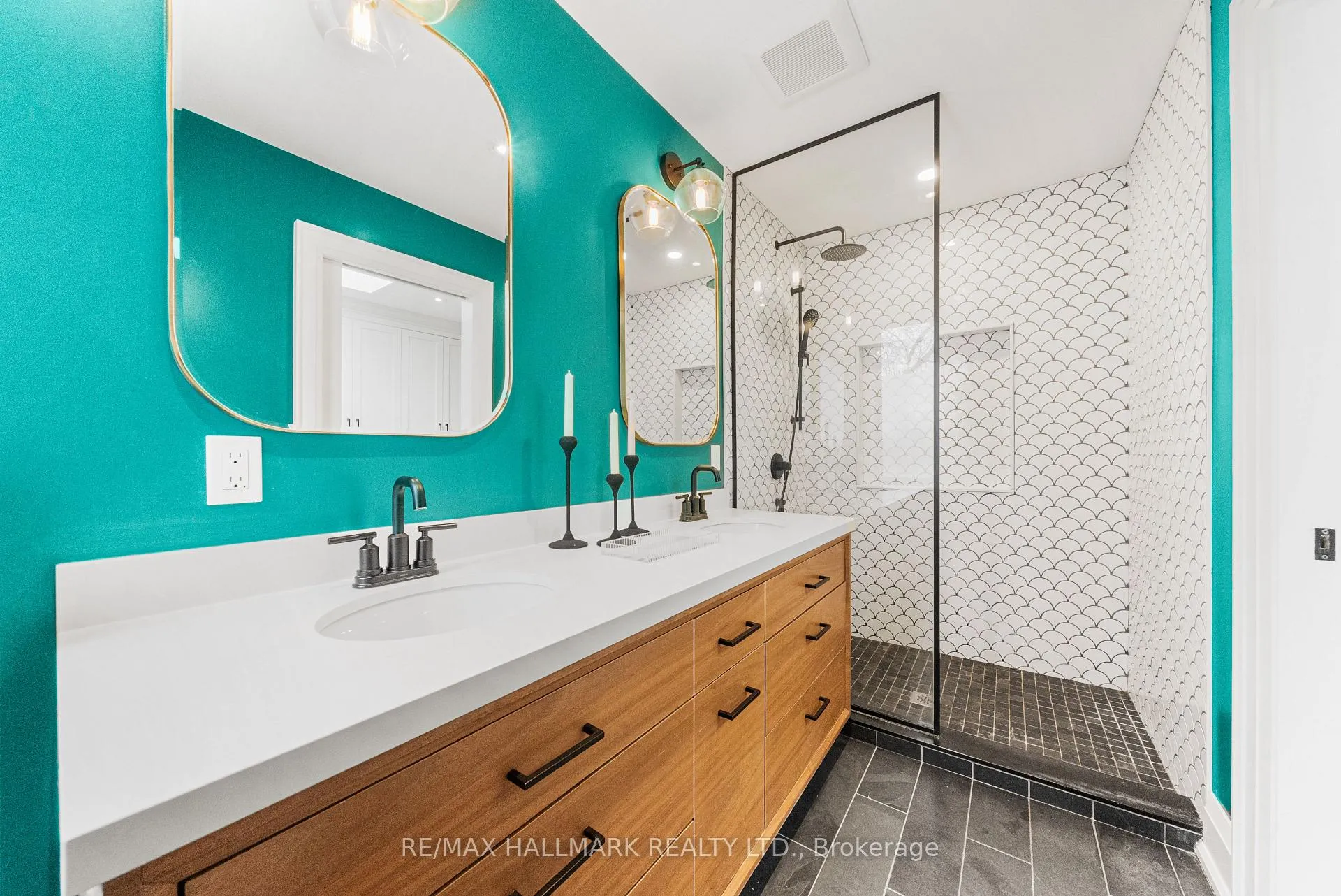 Photo 37 of 181 Withrow Avenue, Toronto, North Riverdale — HOMEH