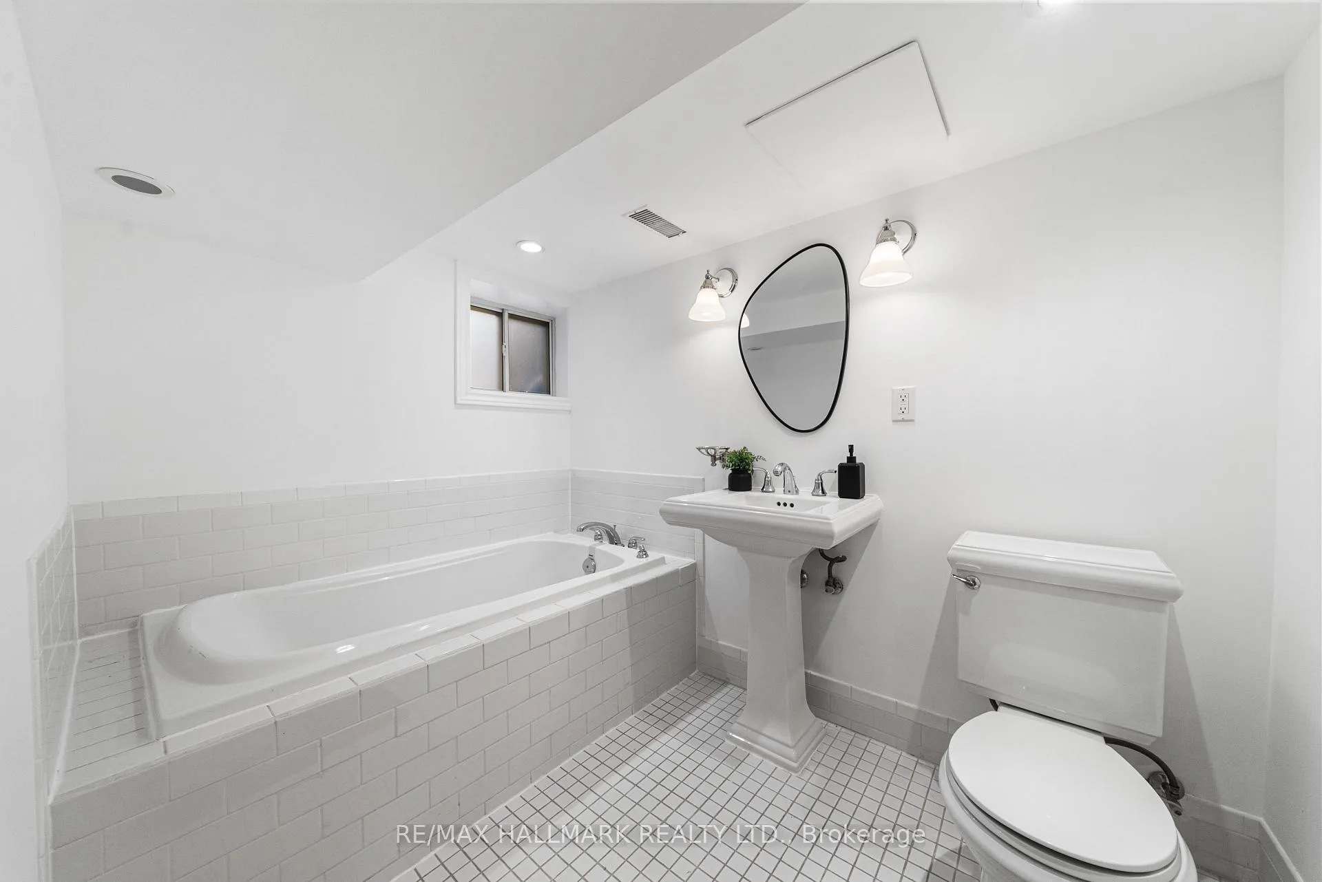Photo 46 of 181 Withrow Avenue, Toronto, North Riverdale — HOMEH