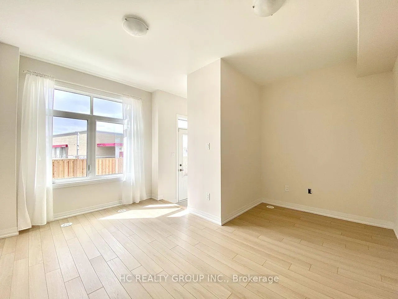 Photo 3 of 30 Stoeber Lane, Markham, Box Grove — HOMEH