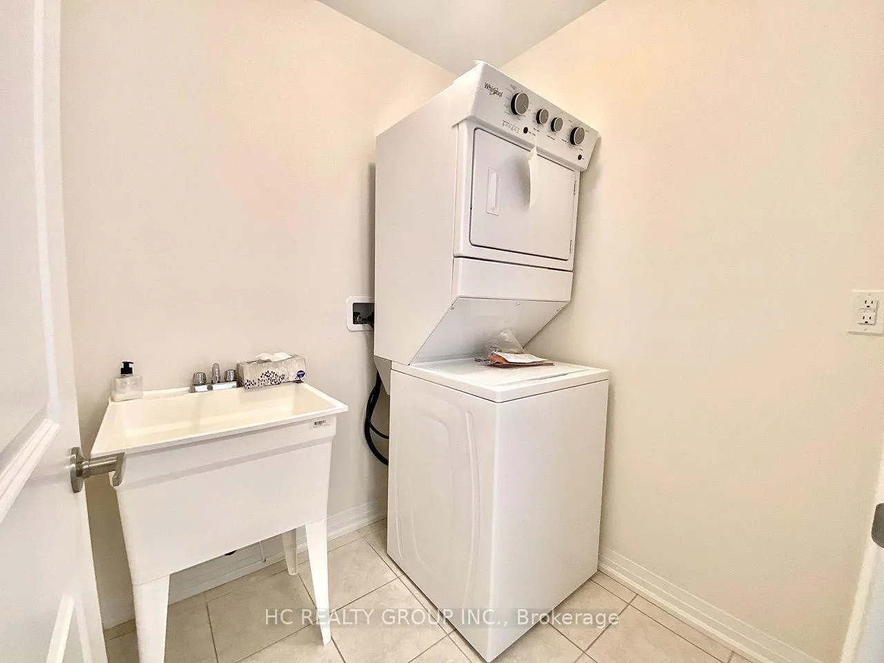 Photo 4 of 30 Stoeber Lane, Markham, Box Grove — HOMEH