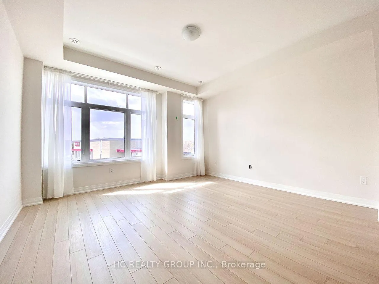 Photo 6 of 30 Stoeber Lane, Markham, Box Grove — HOMEH