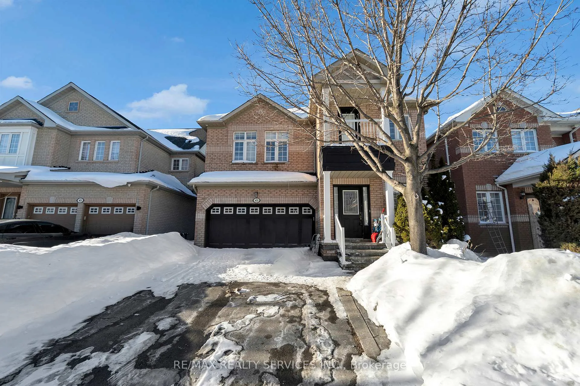 Photo 5 of 43 Masters Green Crescent, Brampton, Snelgrove — HOMEH