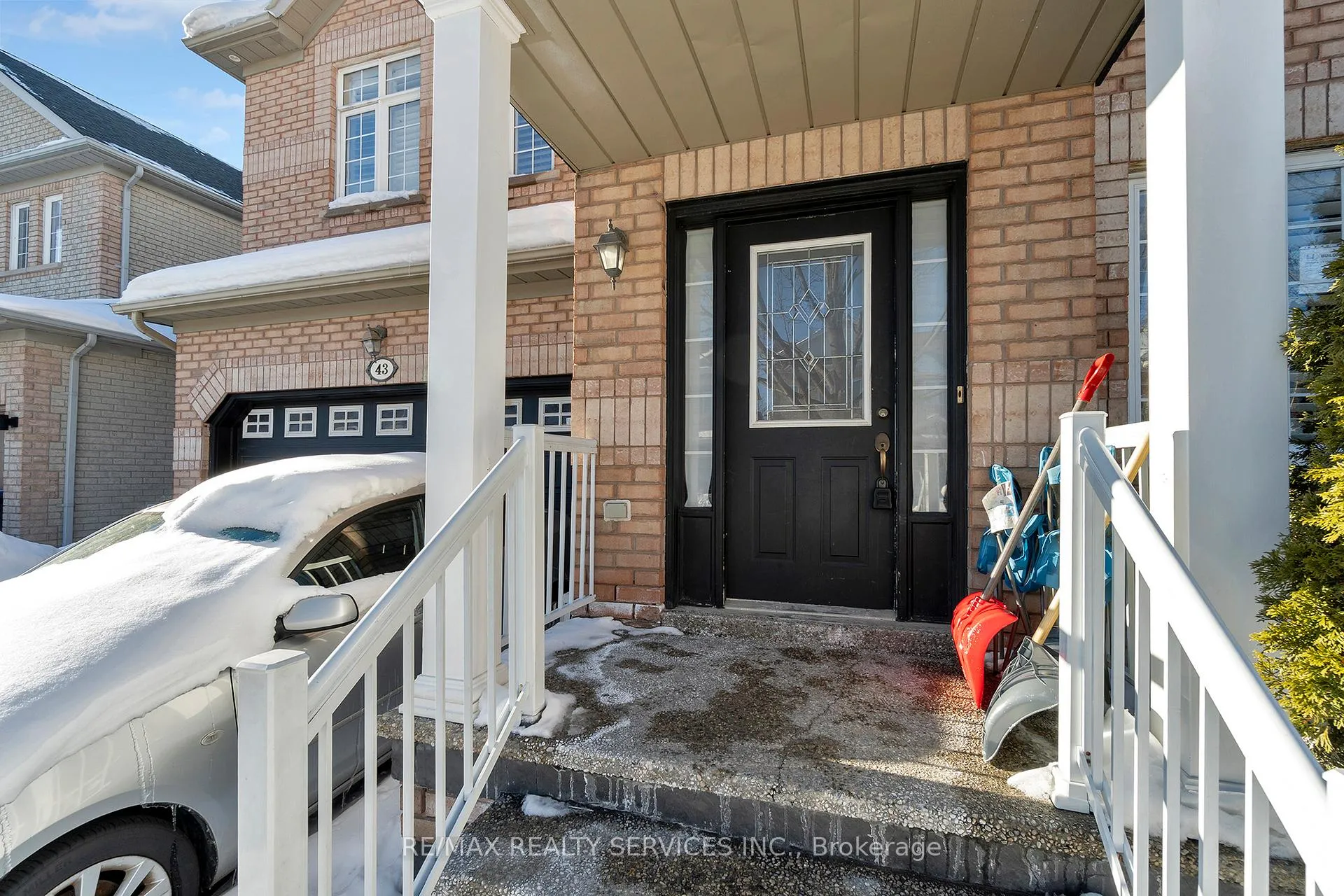Photo 6 of 43 Masters Green Crescent, Brampton, Snelgrove — HOMEH